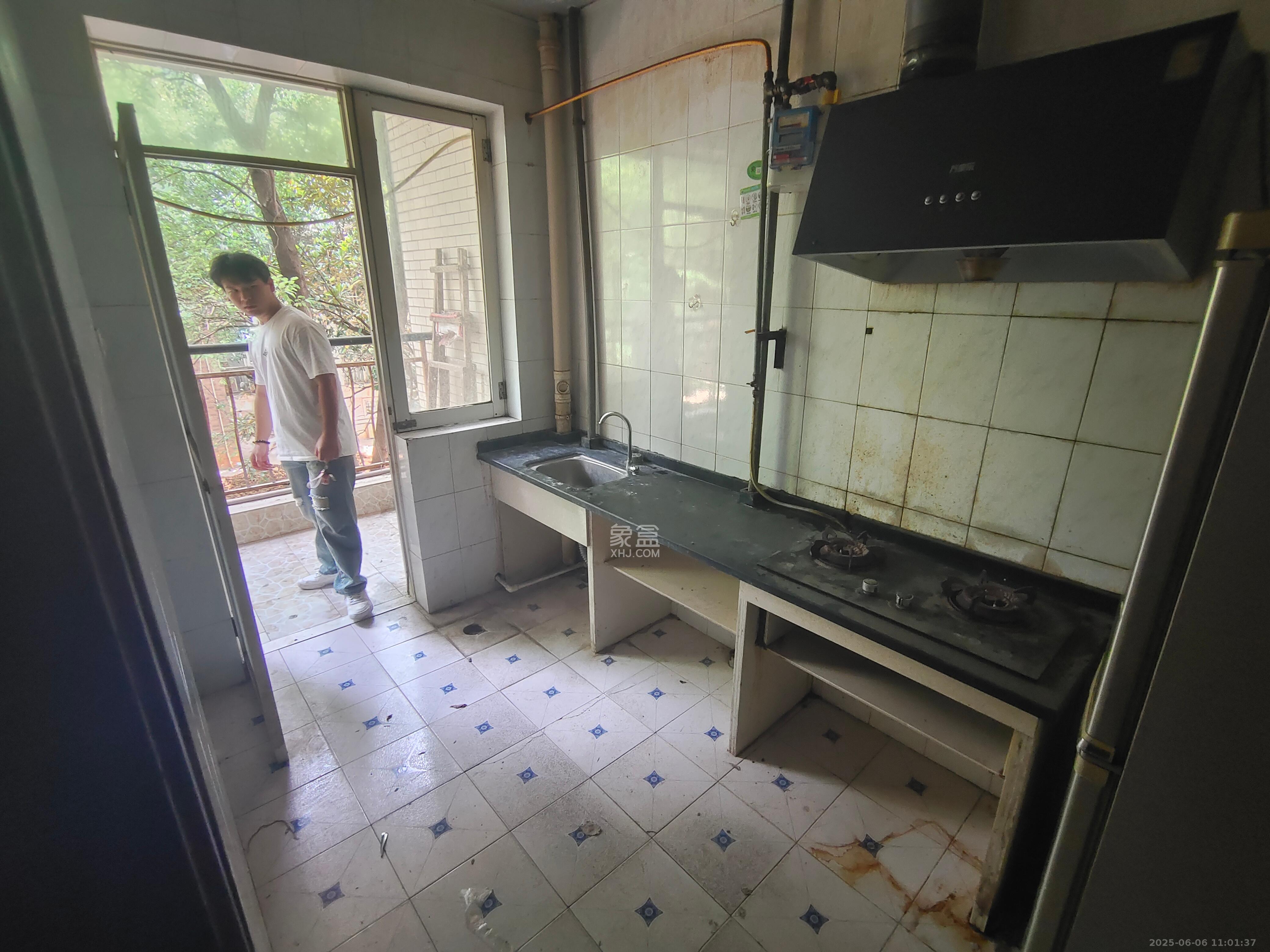 仁和雨花家园 4室2厅2卫 2600.0元/月 仁和雨花家园 4室2厅2卫 2600.0元/月室内图