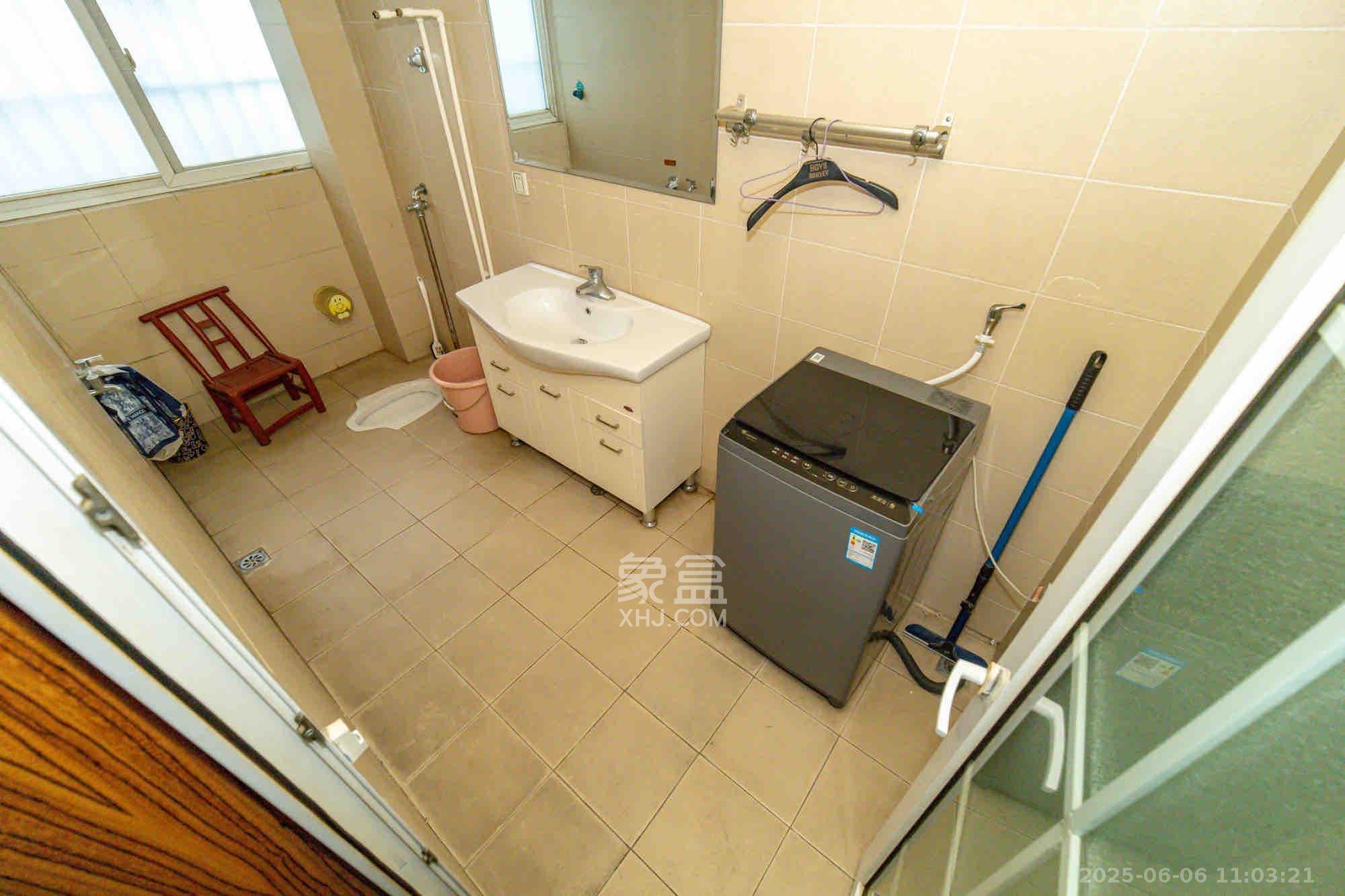 晶华美地  5室2厅4卫   3200.00元/月室内图
