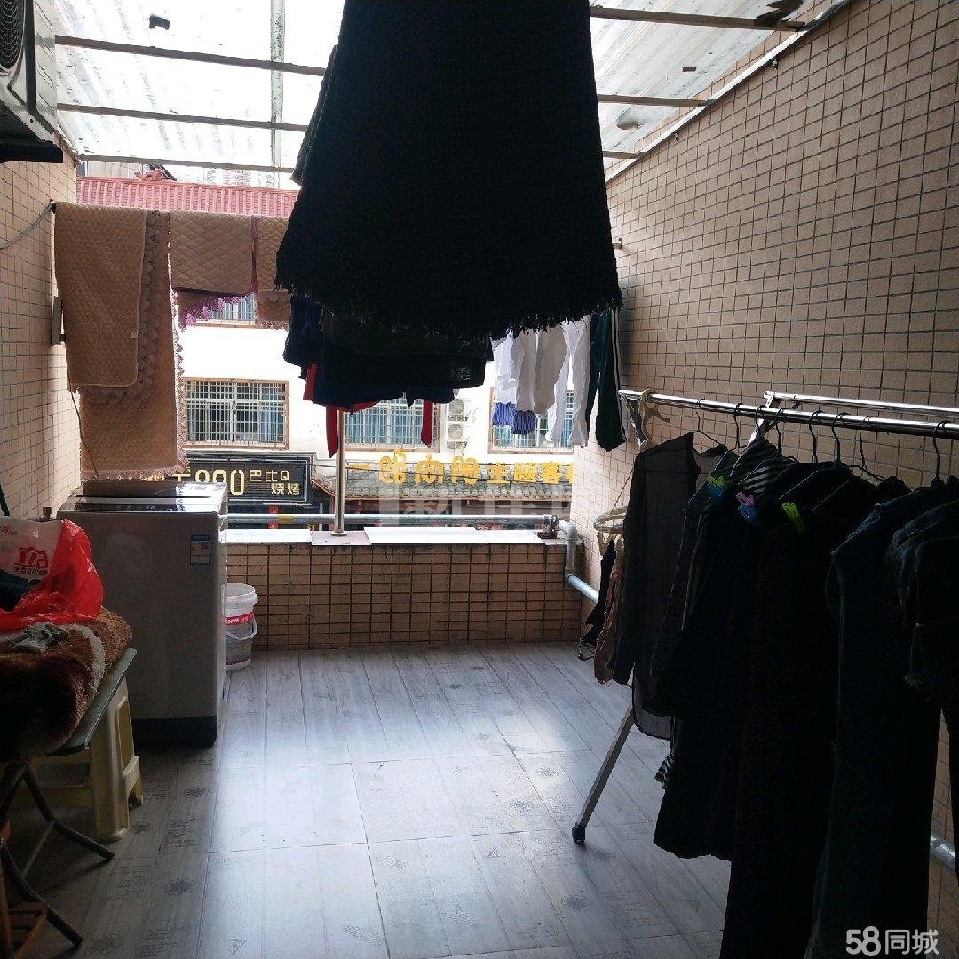 高盛澧园三期  2室2厅1卫   65.00万客厅
