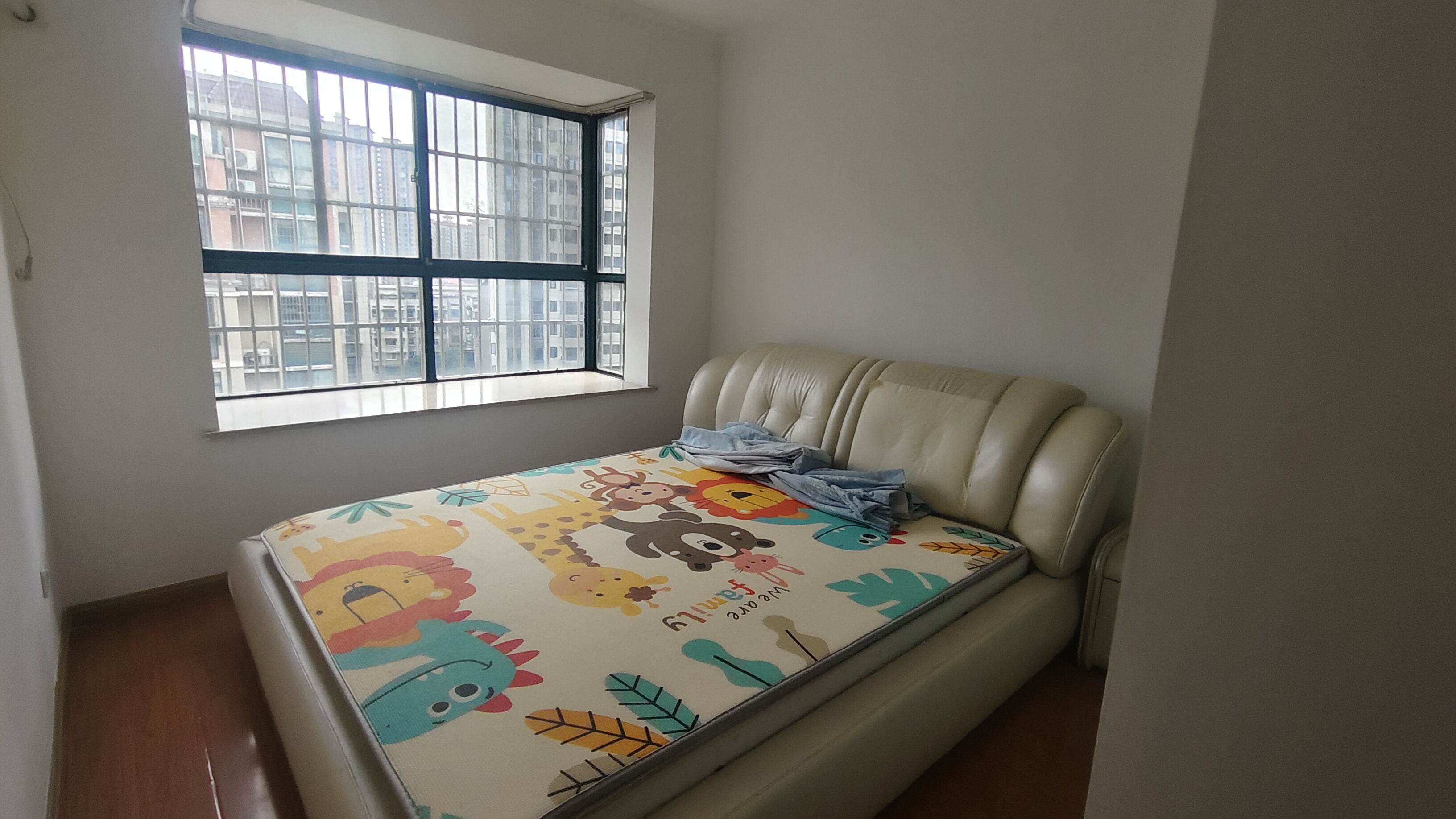 云顶上品  2室2厅1卫   1280.00元/月室内图