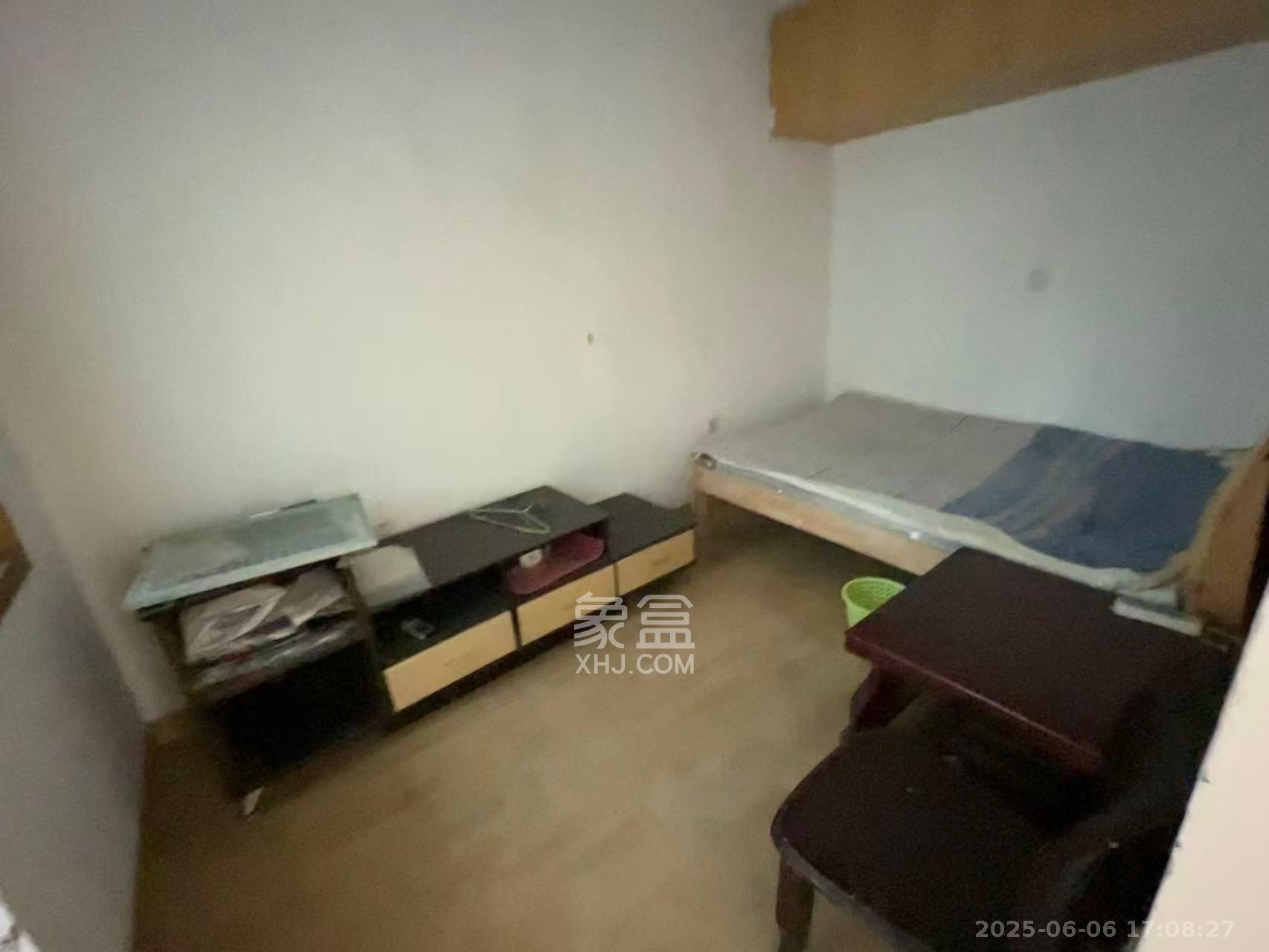 南明苑西区 3室2厅2卫 2200.0元/月 南明苑西区 3室2厅2卫 2200.0元/月室内图