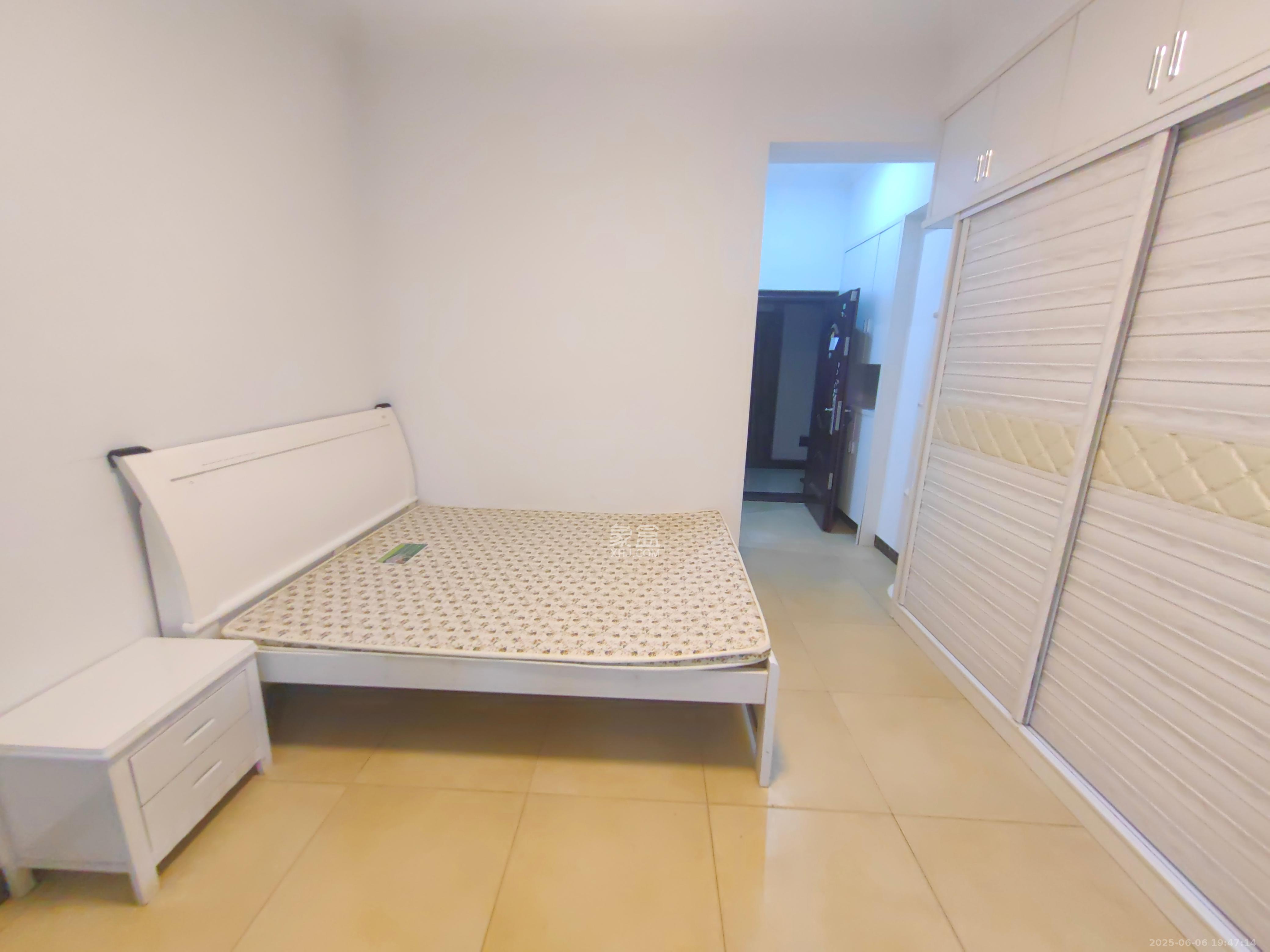 中南壹号院  1室1厅1卫   1600.00元/月室内图