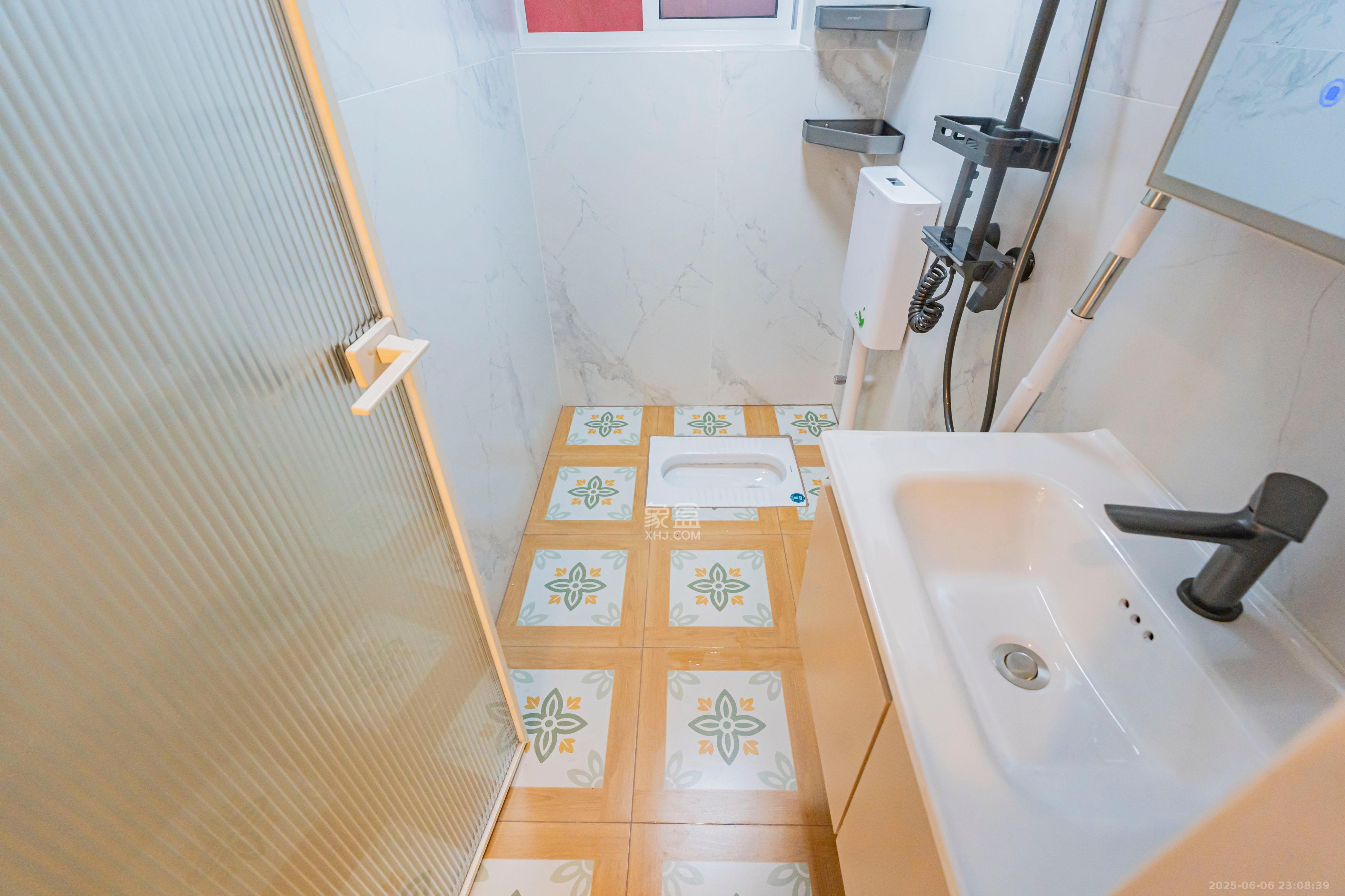 建鸿达现代公寓  2室2厅1卫   64.80万卫生间