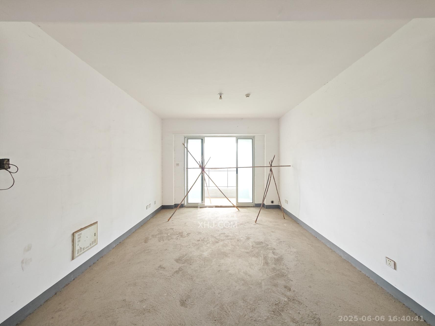 五矿万境水岸二期(五矿万境水岸和苑)  3室2厅2卫    168.0万 五矿万境水岸二期(五矿万境水岸和苑)  3室2厅2卫    168.0万客厅