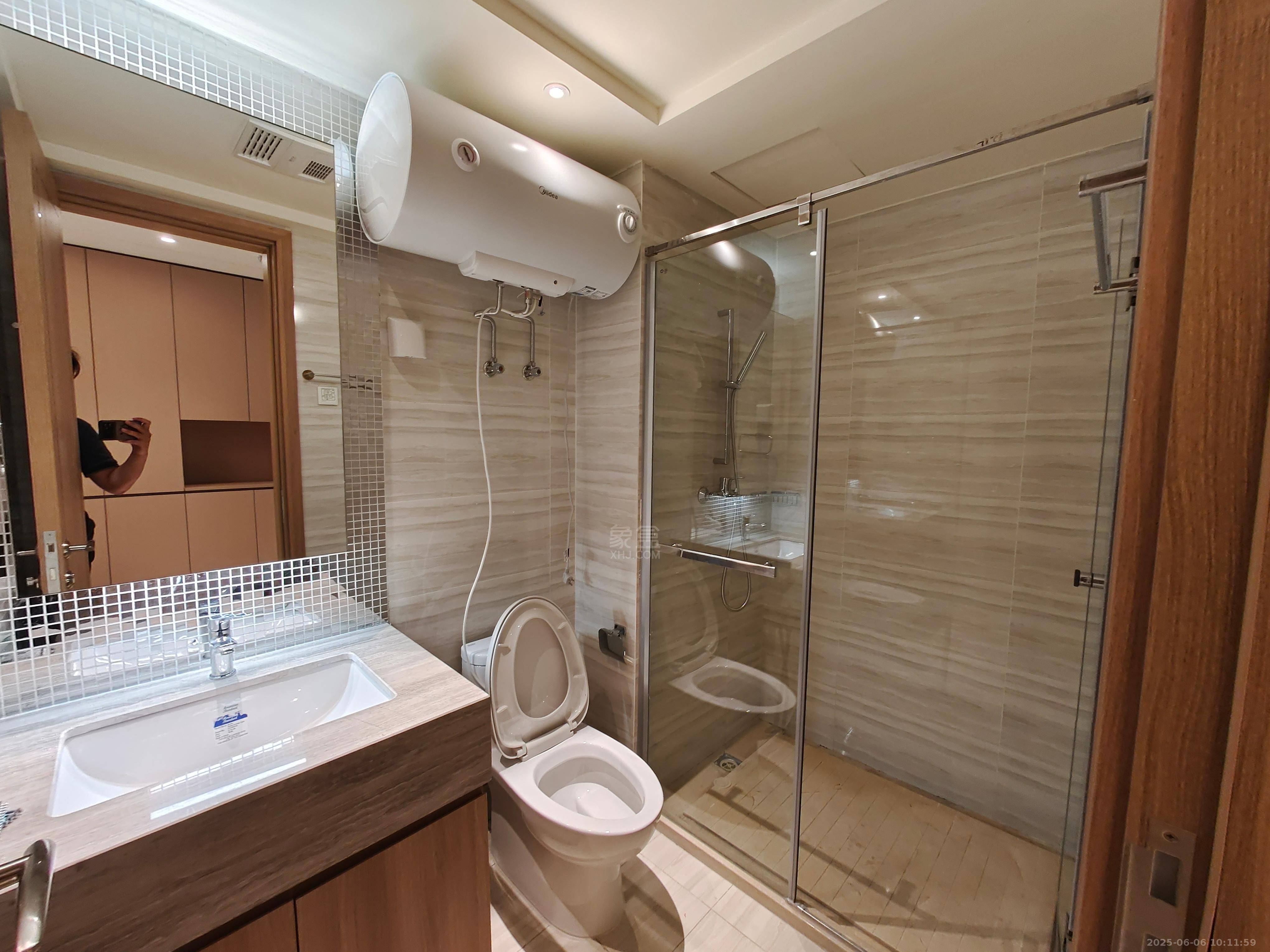 恒大华府 1室1厅1卫 1500.0元/月 恒大华府 1室1厅1卫 1500.0元/月室内图