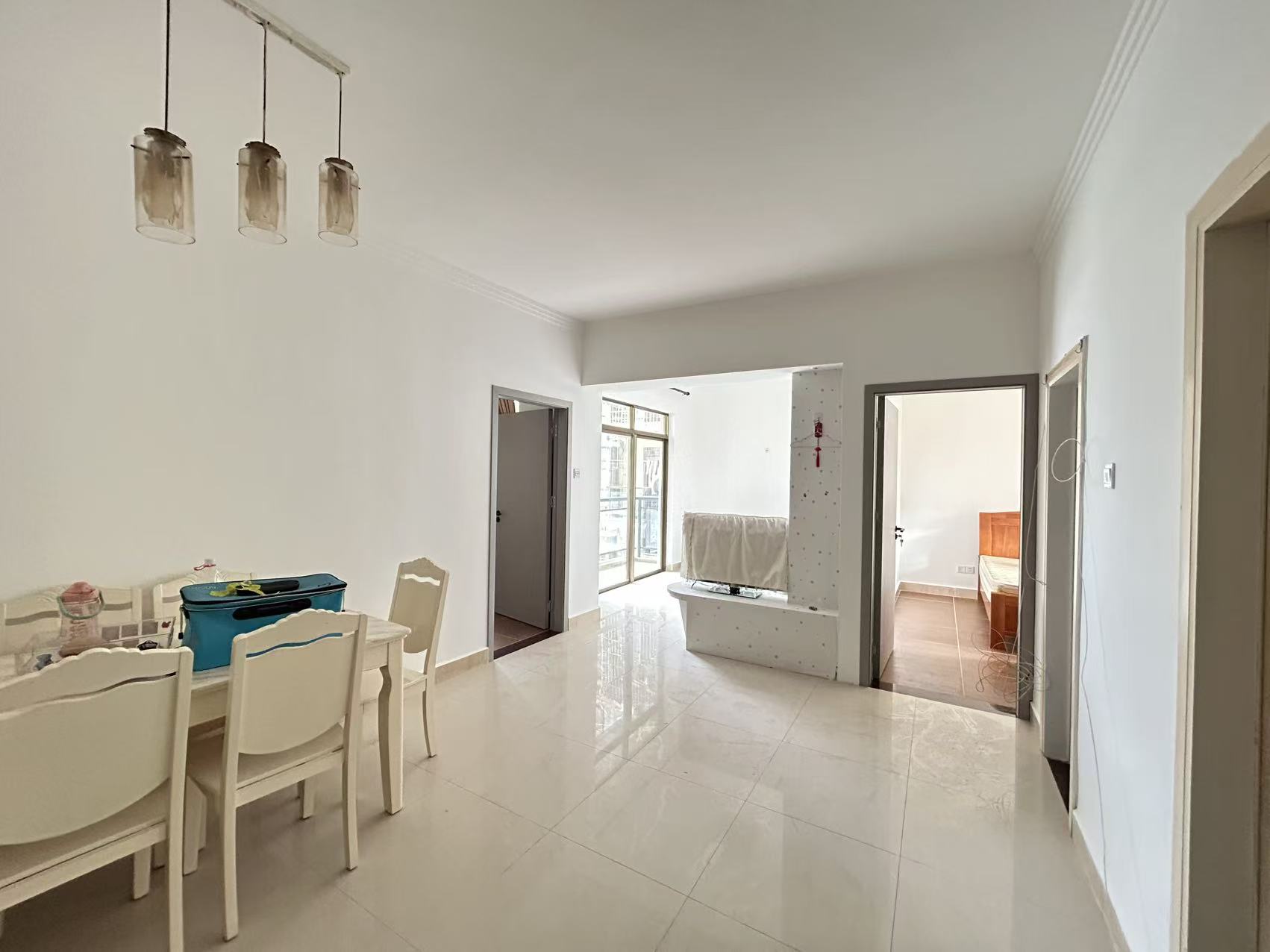 亚洲豪苑南区 2室1厅1卫 2400.0元/月 亚洲豪苑南区 2室1厅1卫 2400.0元/月室内图