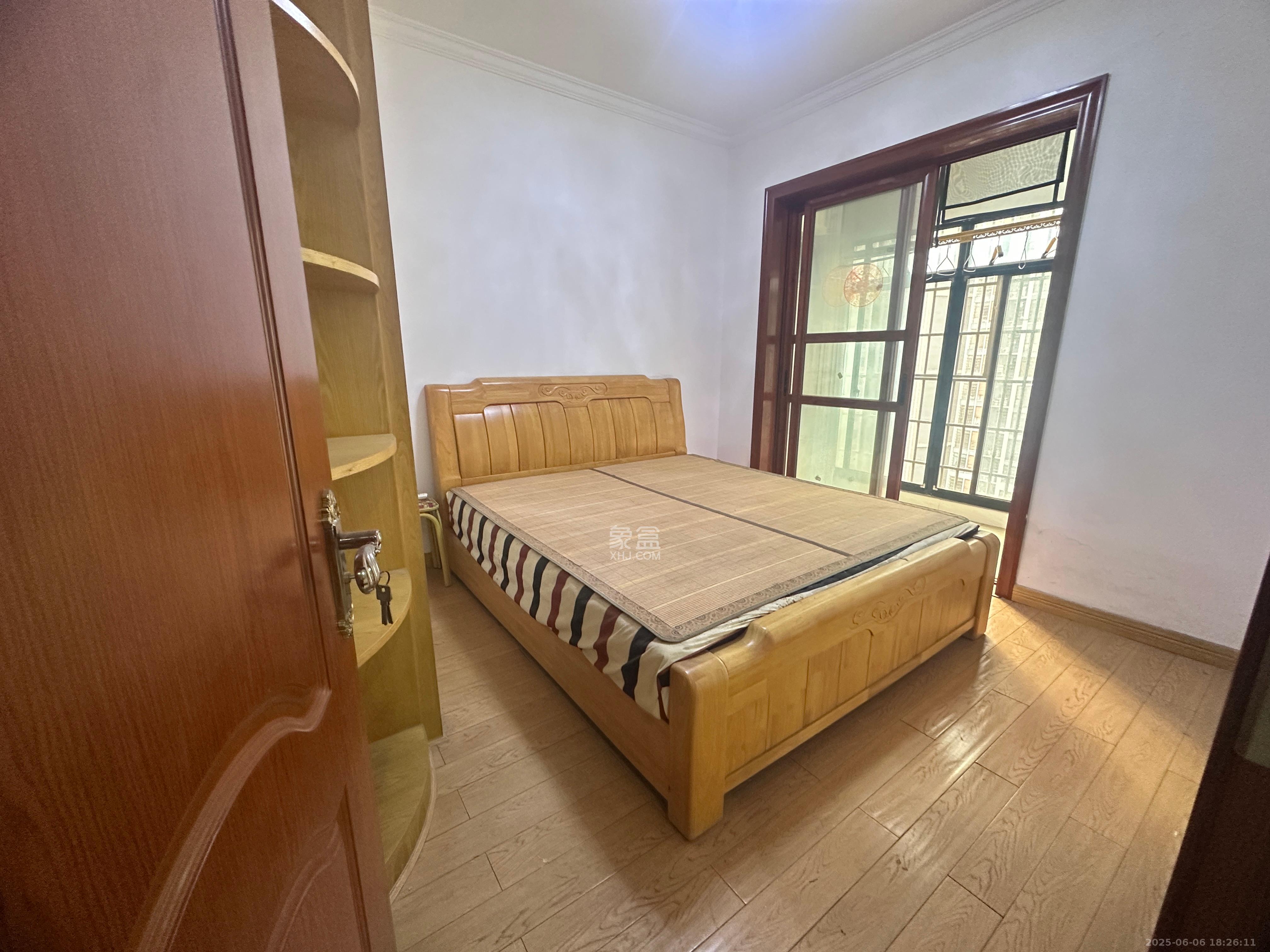 金侨城 3室2厅2卫 1500.0元/月 金侨城 3室2厅2卫 1500.0元/月室内图