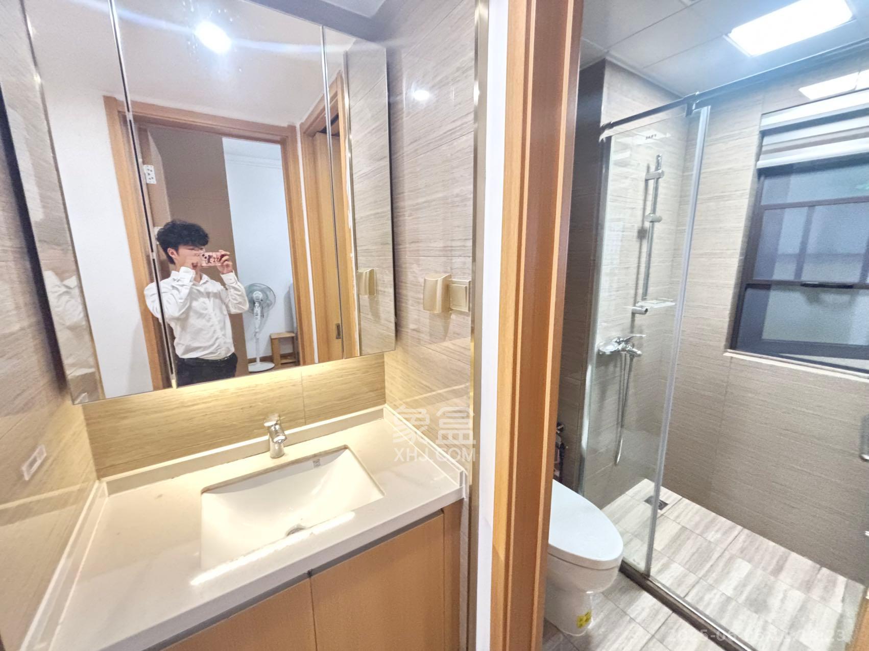 阳光城尚东湾蓝莓苑  3室1厅1卫   2400.00元/月室内图