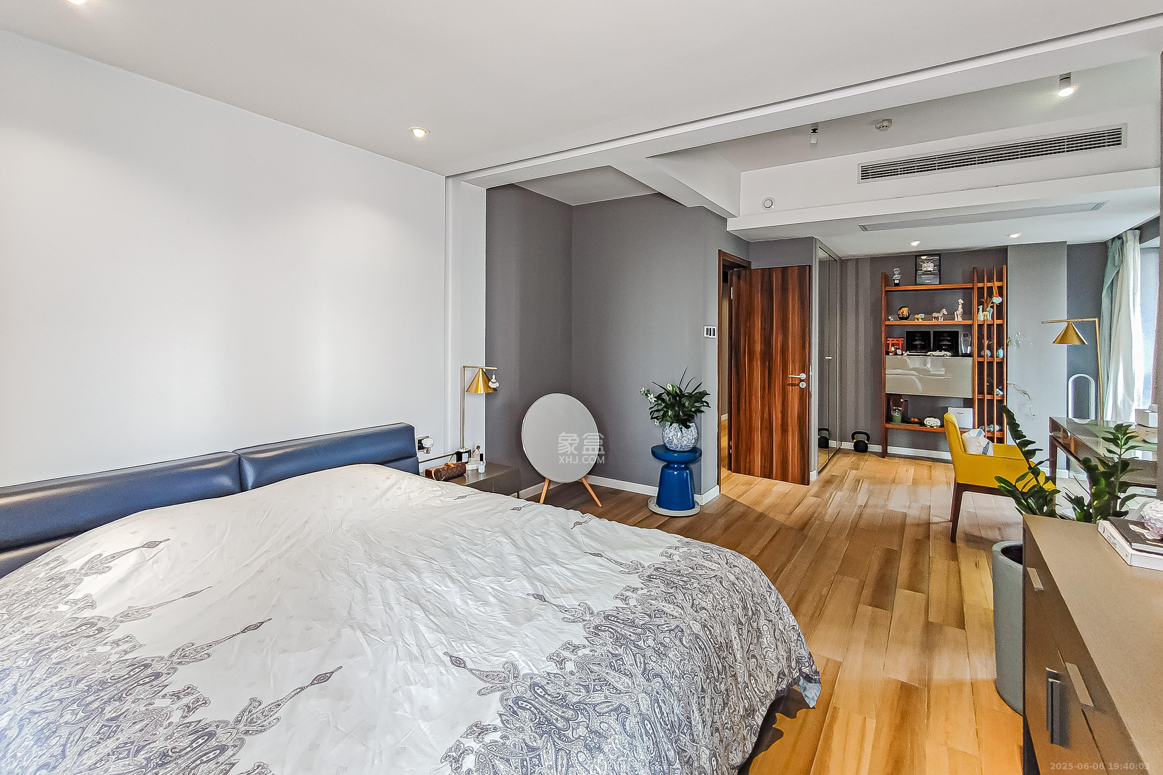 保利国际广场 4室2厅2卫 378.0万 保利国际广场 4室2厅2卫 378.0万卧室