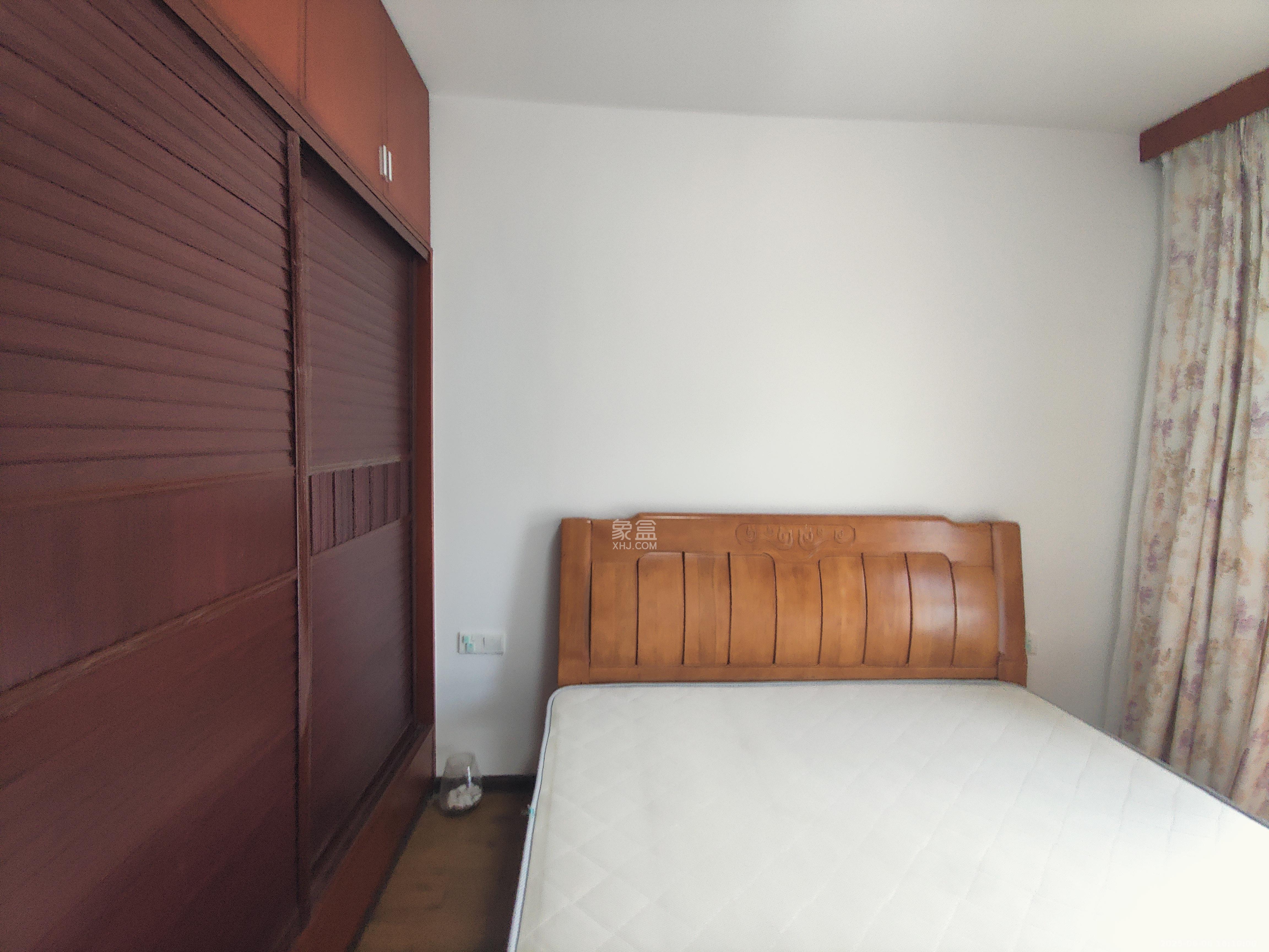 优山美地  3室2厅2卫   2600.00元/月室内图