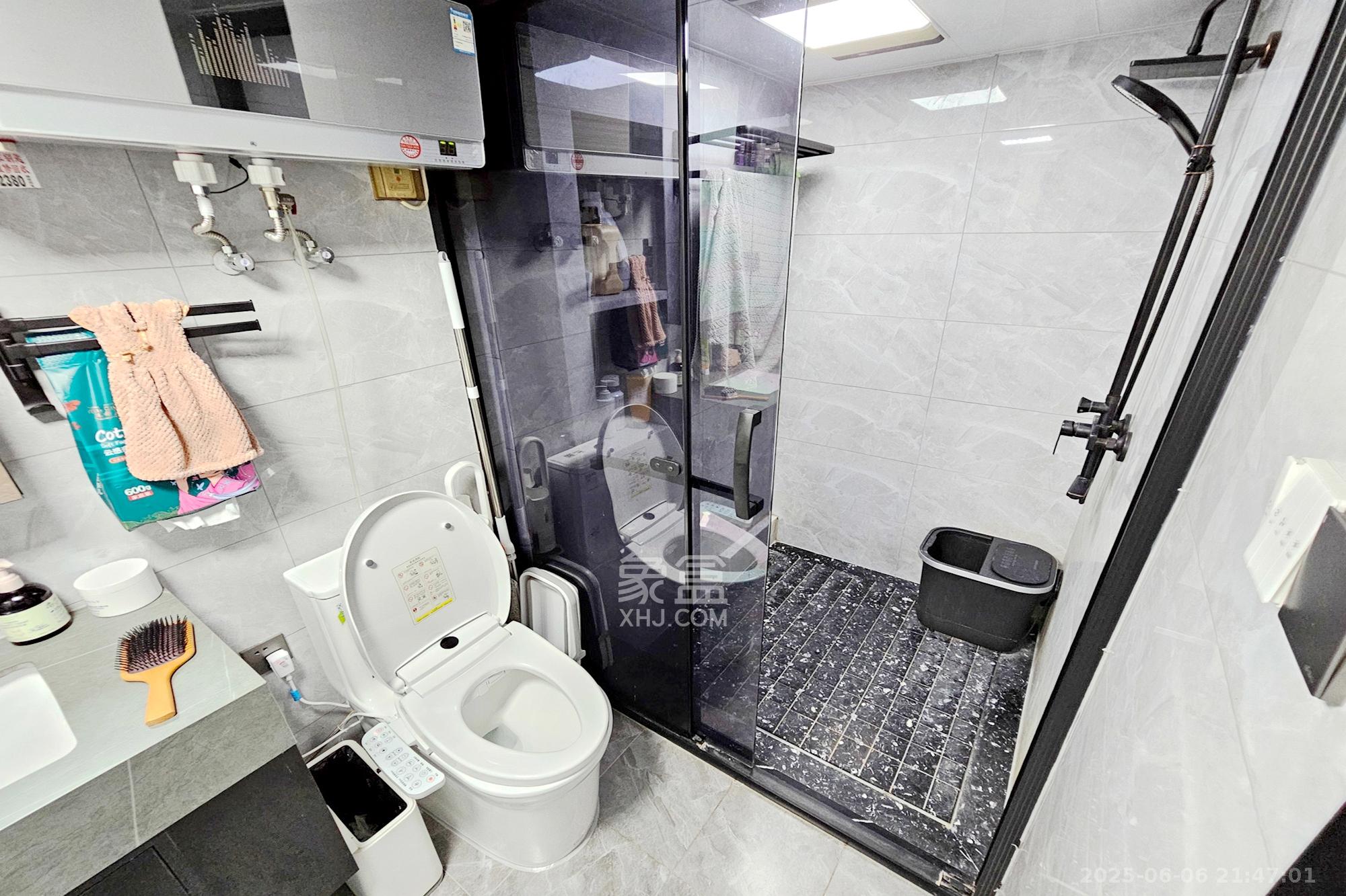 明昇壹城(明昇时代广场)三期 2室1厅1卫 65.0万 明昇壹城(明昇时代广场)三期 2室1厅1卫 65.0万卫生间