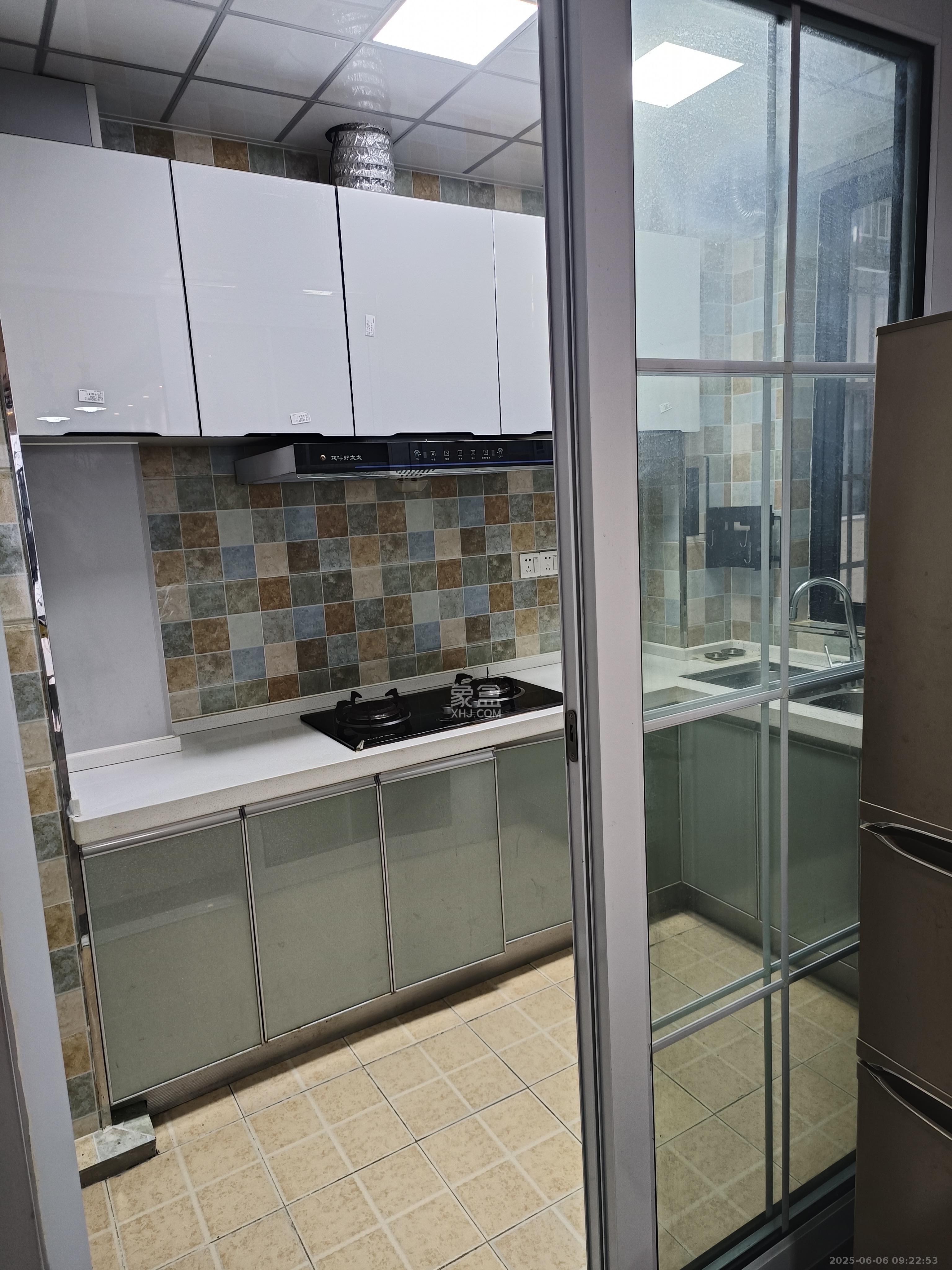 吉泰园安置小区  2室2厅1卫    2800.0元/月 吉泰园安置小区  2室2厅1卫    2800.0元/月室内图