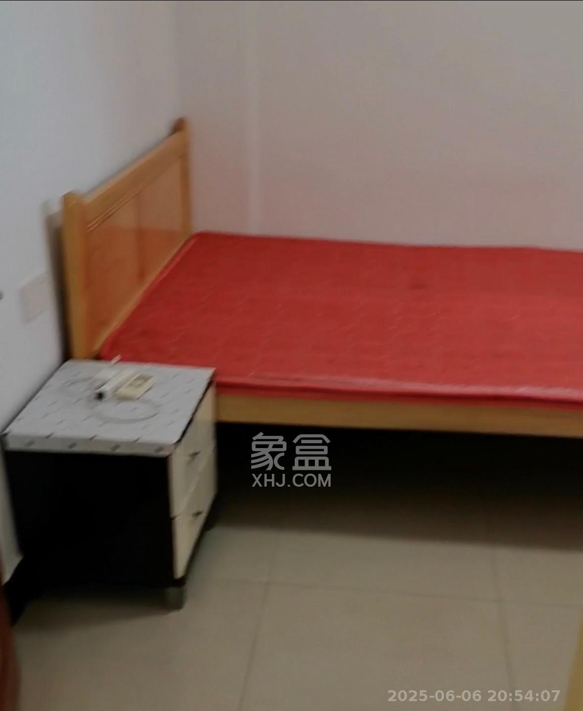 高岭小区 2室2厅1卫 1400.0元/月 高岭小区 2室2厅1卫 1400.0元/月室内图