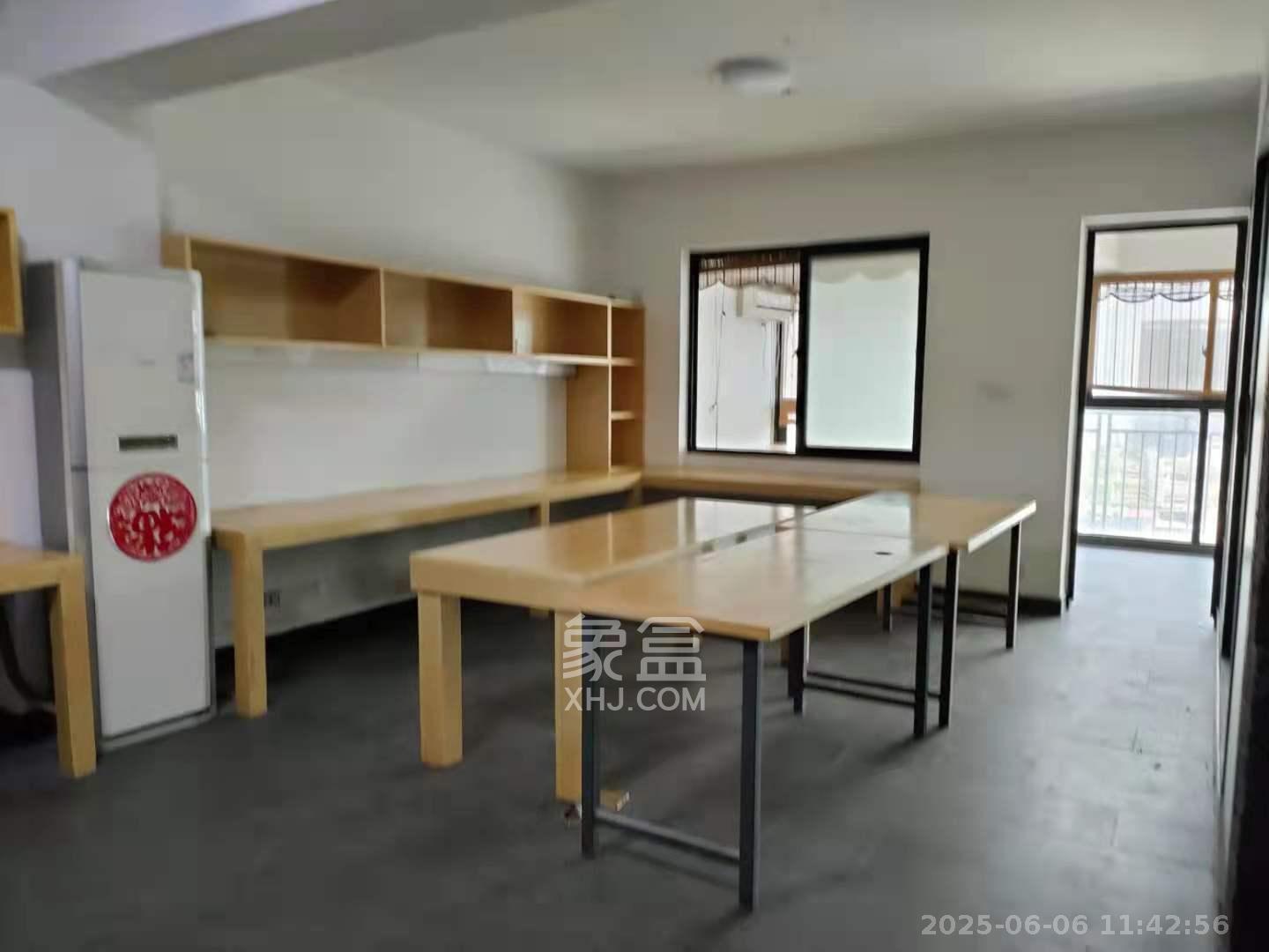 BOBO天下城(CTA财富中心) 2室2厅1卫 2500.0元/月 BOBO天下城(CTA财富中心) 2室2厅1卫 2500.0元/月室内图