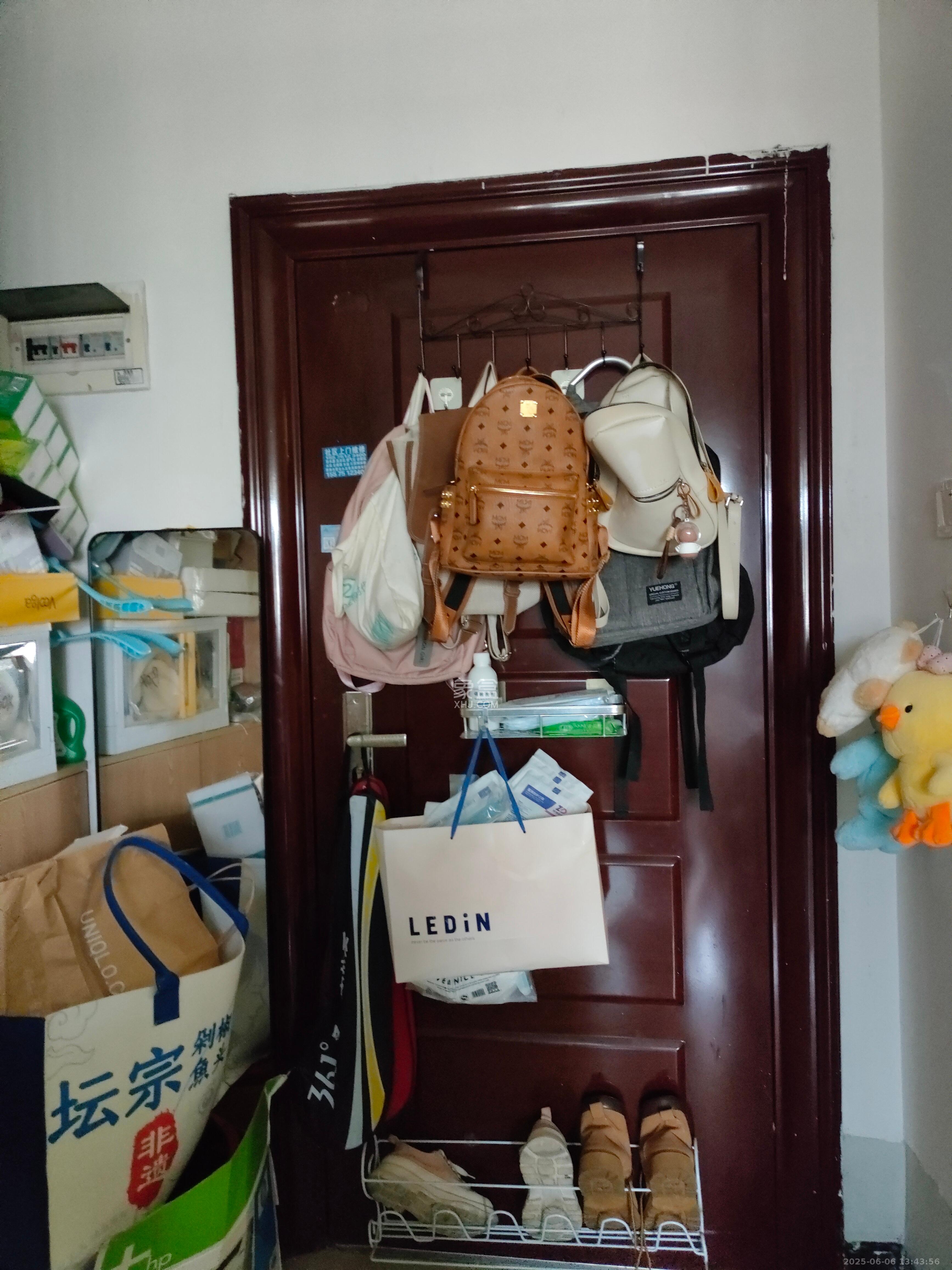 观湖公寓  1室1厅1卫   1100.00元/月室内图