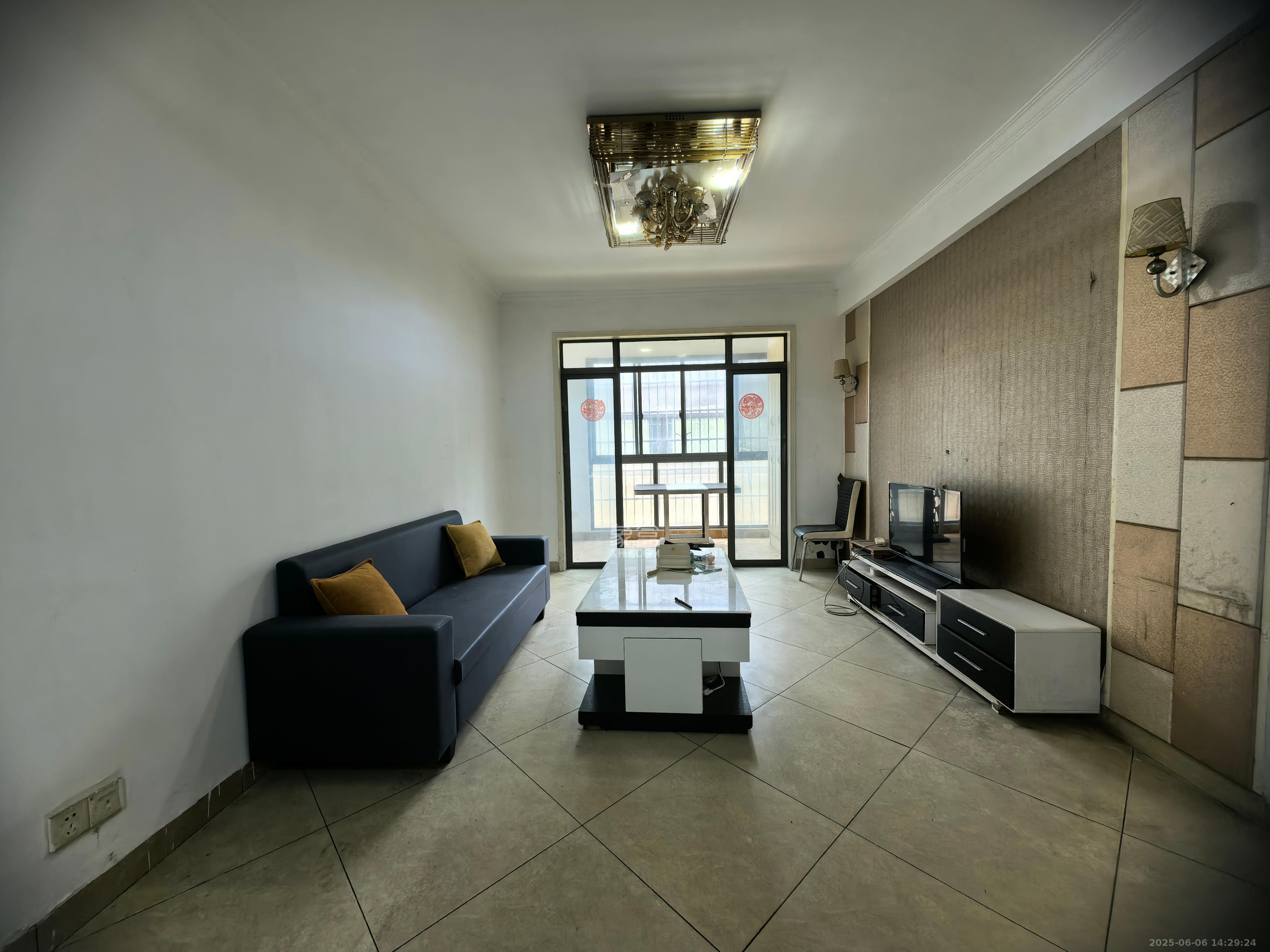 新华都万家城  2室2厅1卫    1900.0元/月 新华都万家城  2室2厅1卫    1900.0元/月