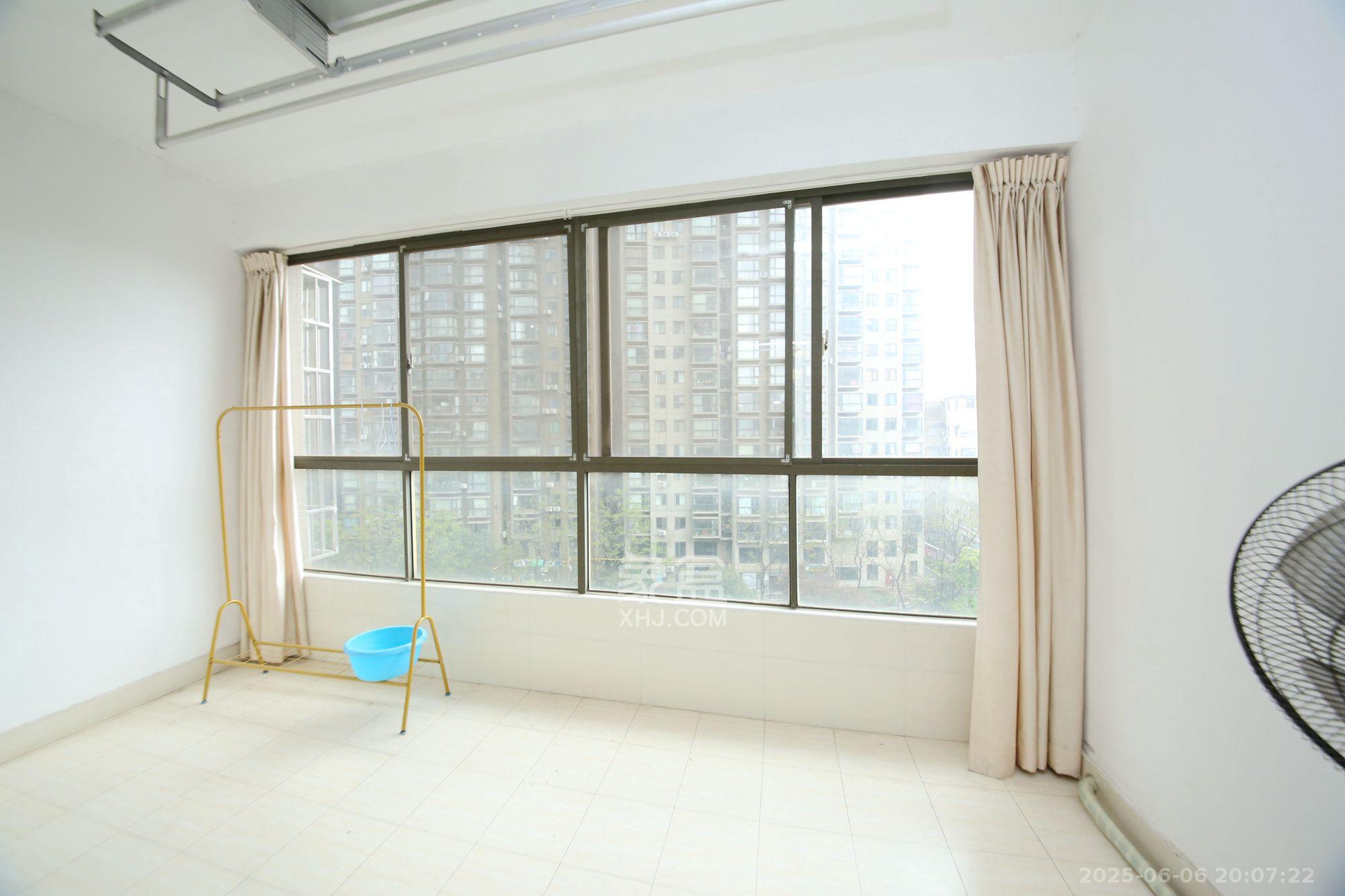 盛世美居荷园 3室2厅2卫 5000.0元/月 盛世美居荷园 3室2厅2卫 5000.0元/月室内图