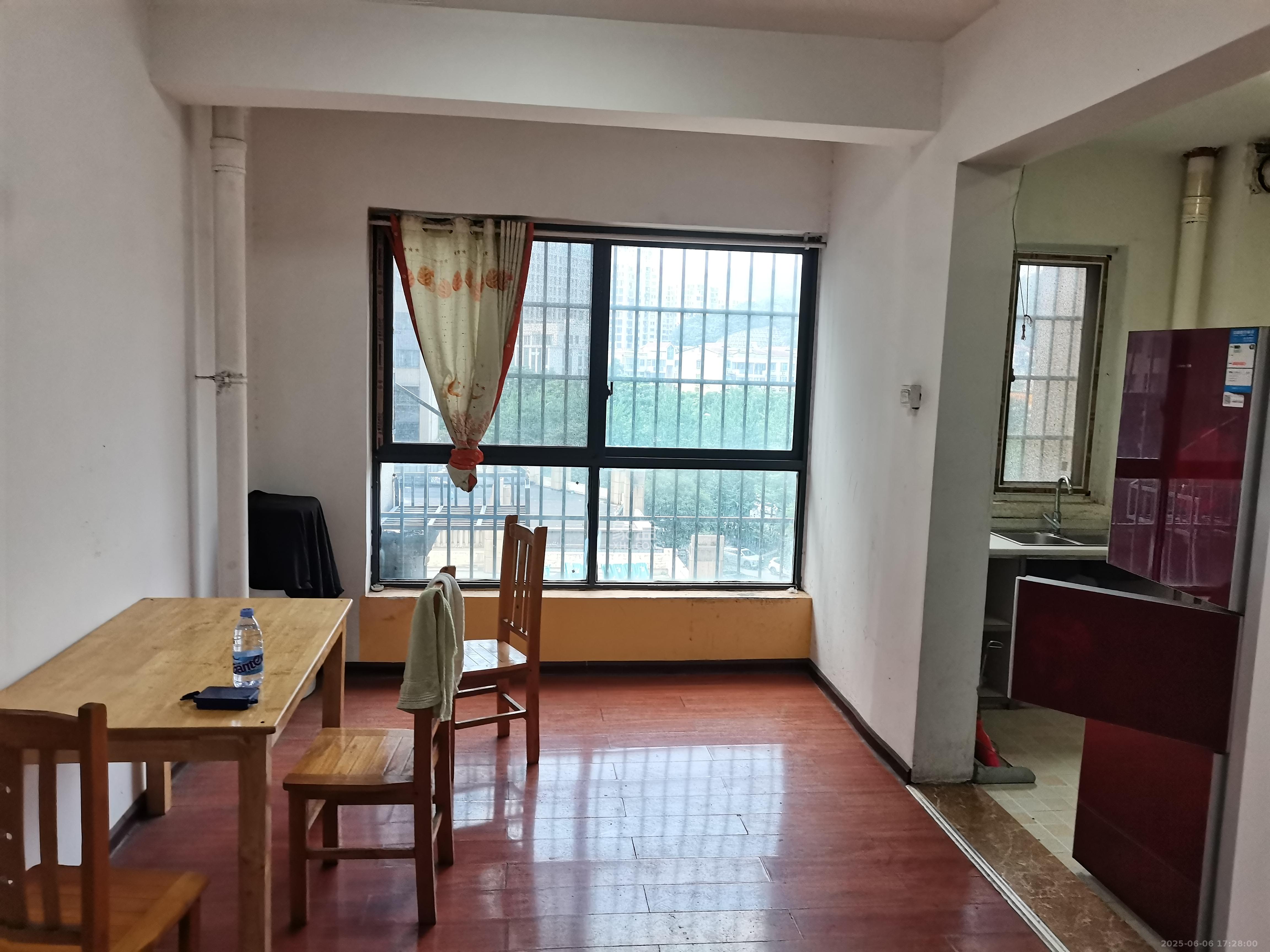 天麓尚层 5室2厅2卫 2500.0元/月 天麓尚层 5室2厅2卫 2500.0元/月室内图