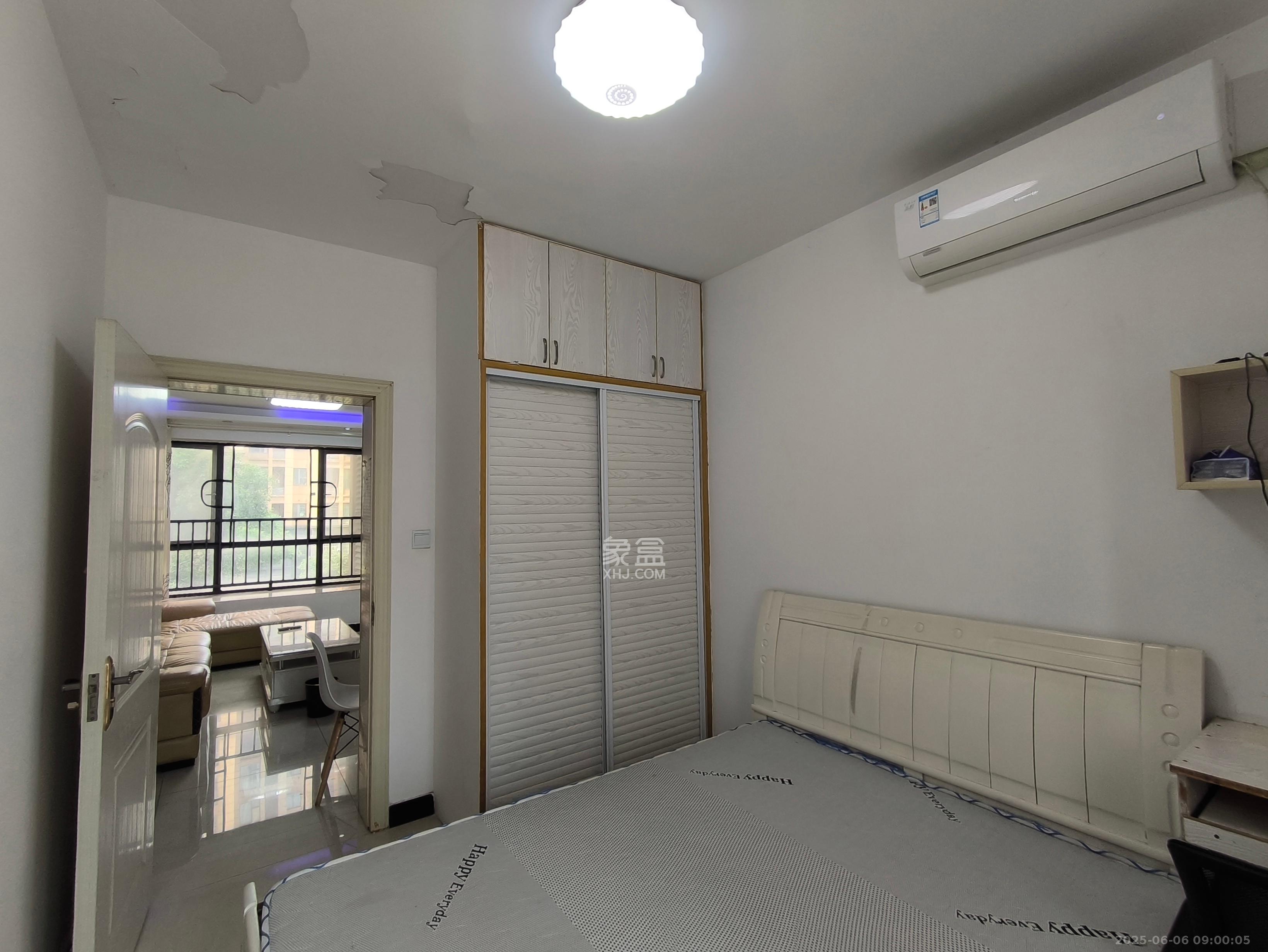 荣盛花语馨苑  4室2厅1卫   2400.00元/月室内图