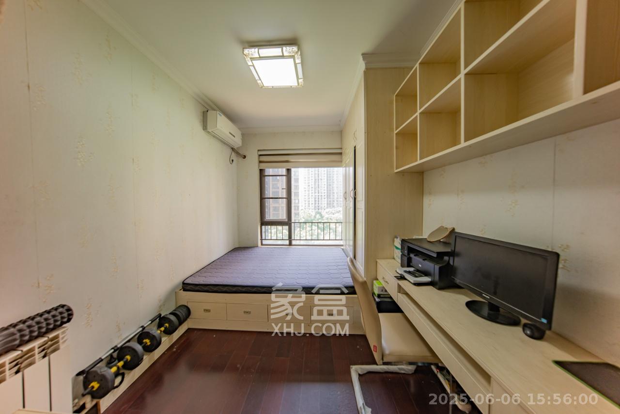 中海国际一期 4室2厅2卫 3500.0元/月 中海国际一期 4室2厅2卫 3500.0元/月室内图