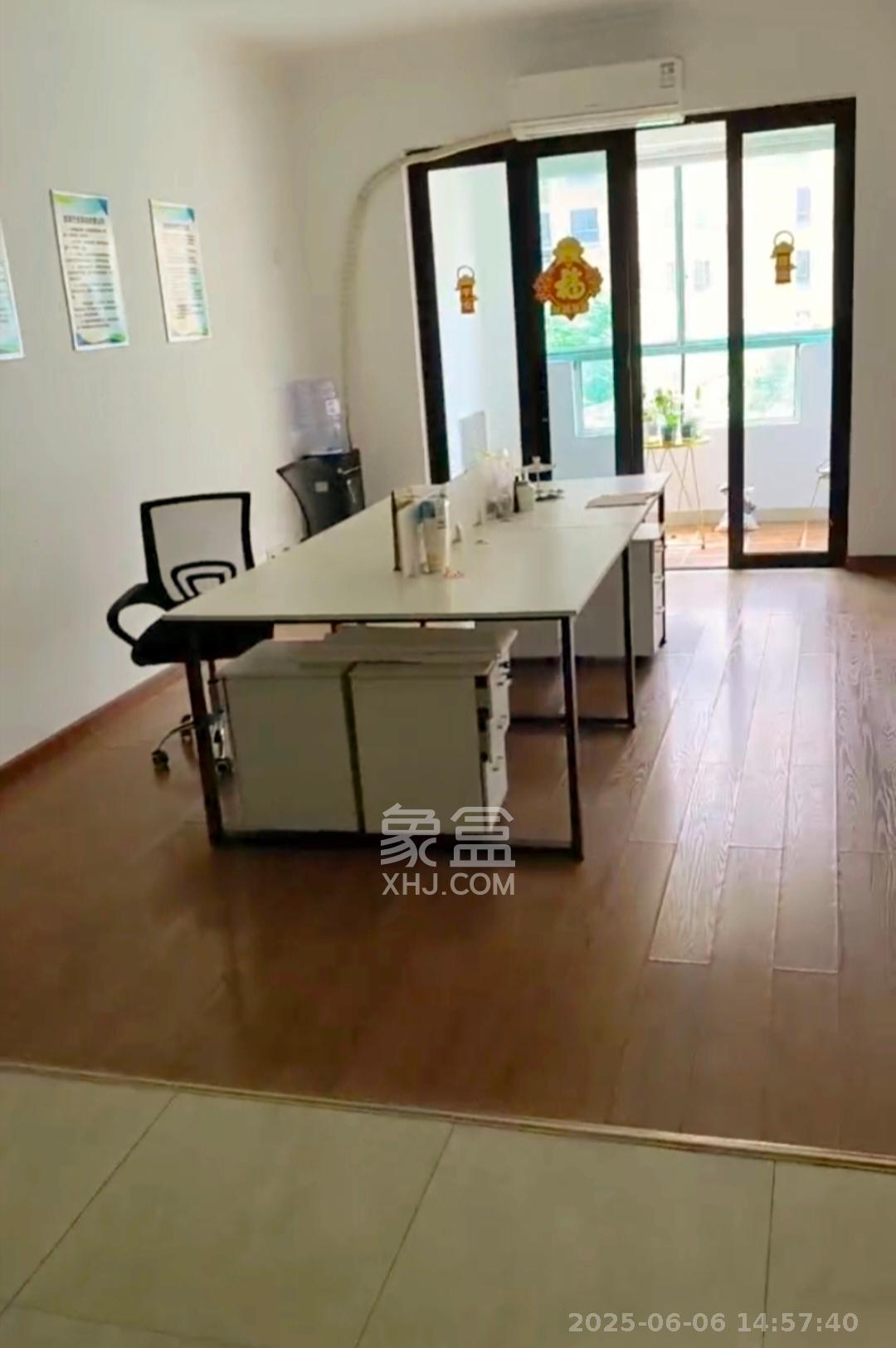 中信凯旋蓝岸(中信新城三期)  3室2厅1卫    1500.0元/月 中信凯旋蓝岸(中信新城三期)  3室2厅1卫    1500.0元/月室内图