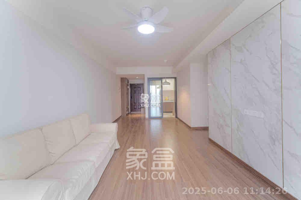 保利香槟国际  3室2厅1卫   2100.00元/月室内图