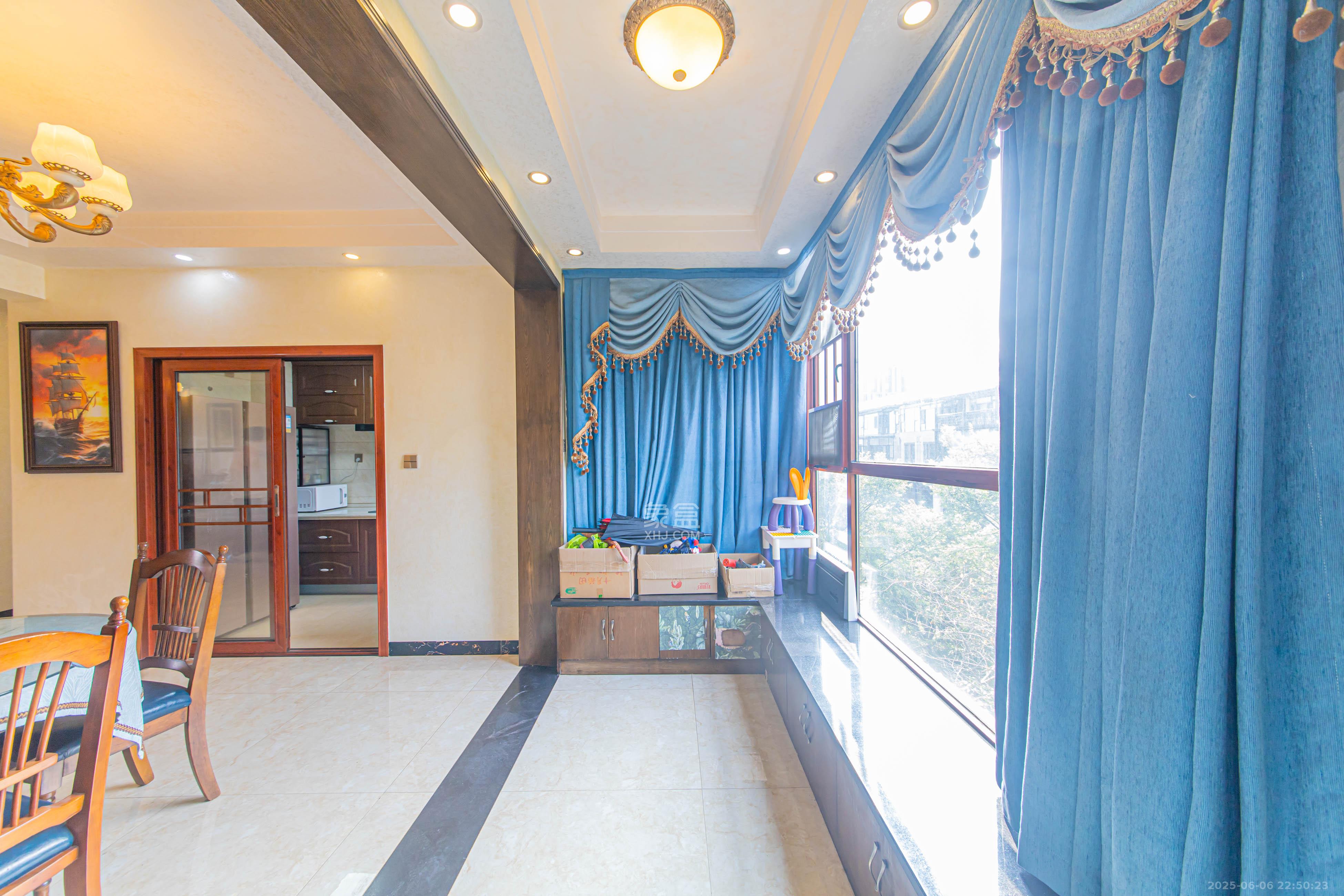 北辰中央公园A区 3室2厅2卫 165.0万 北辰中央公园A区 3室2厅2卫 165.0万阳台