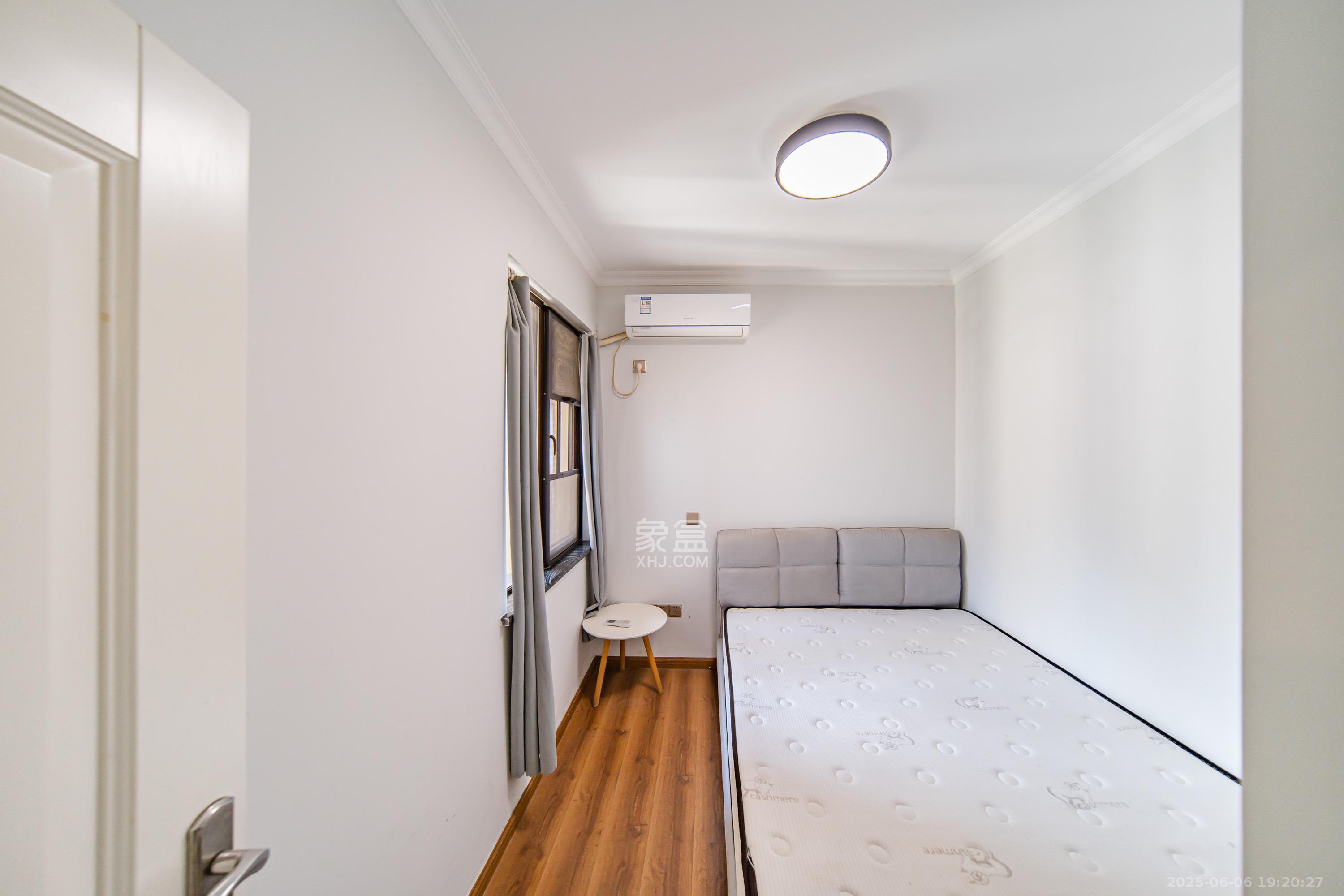 梅溪鑫苑名家 3室2厅1卫 90.0万 梅溪鑫苑名家 3室2厅1卫 90.0万卧室