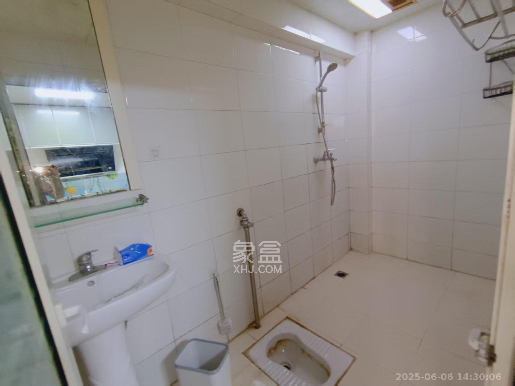 阳光100二期  2室1厅1卫   1800.00元/月室内图