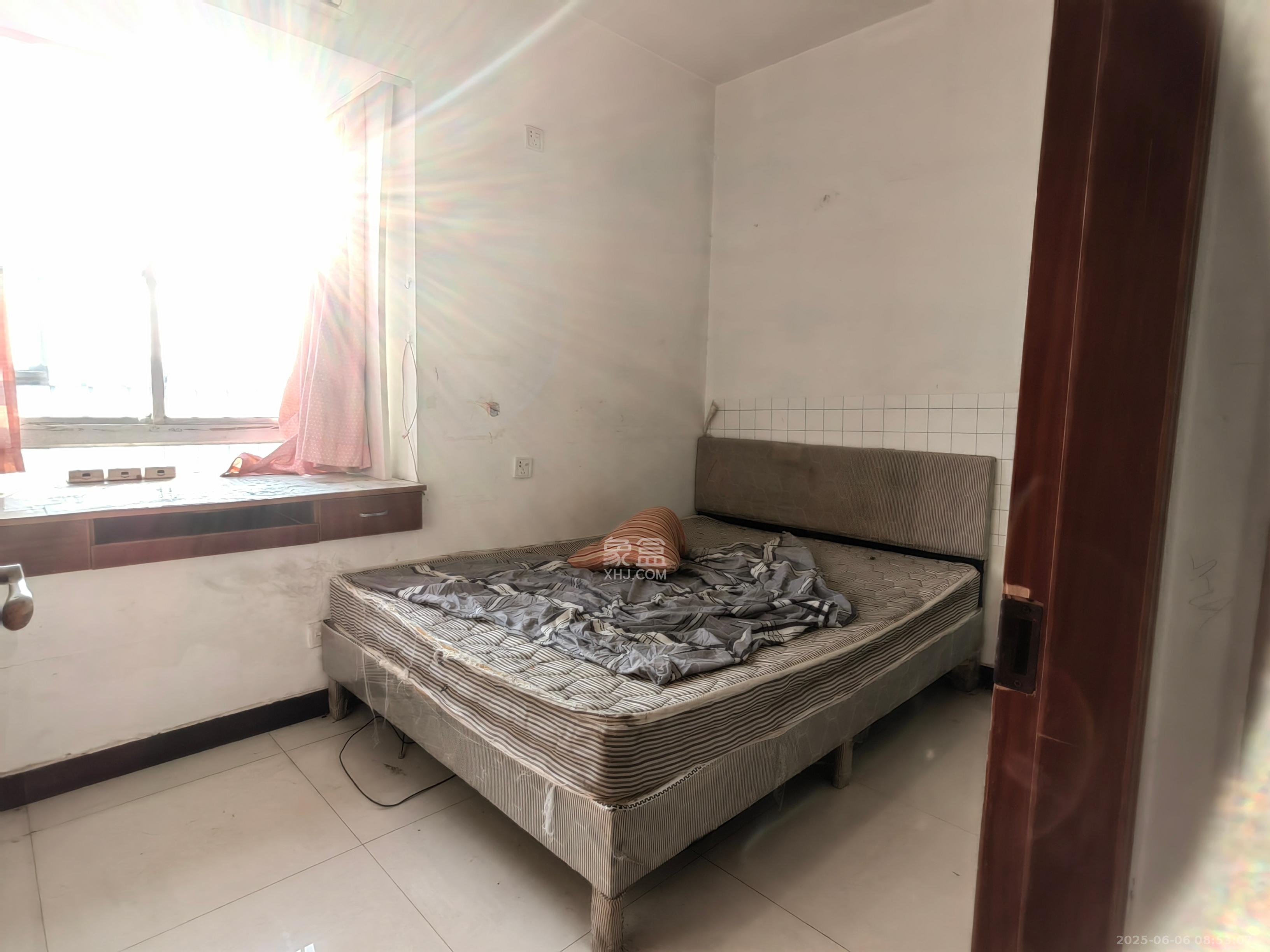 雄踞都市东家 3室2厅2卫 2200.0元/月 雄踞都市东家 3室2厅2卫 2200.0元/月室内图