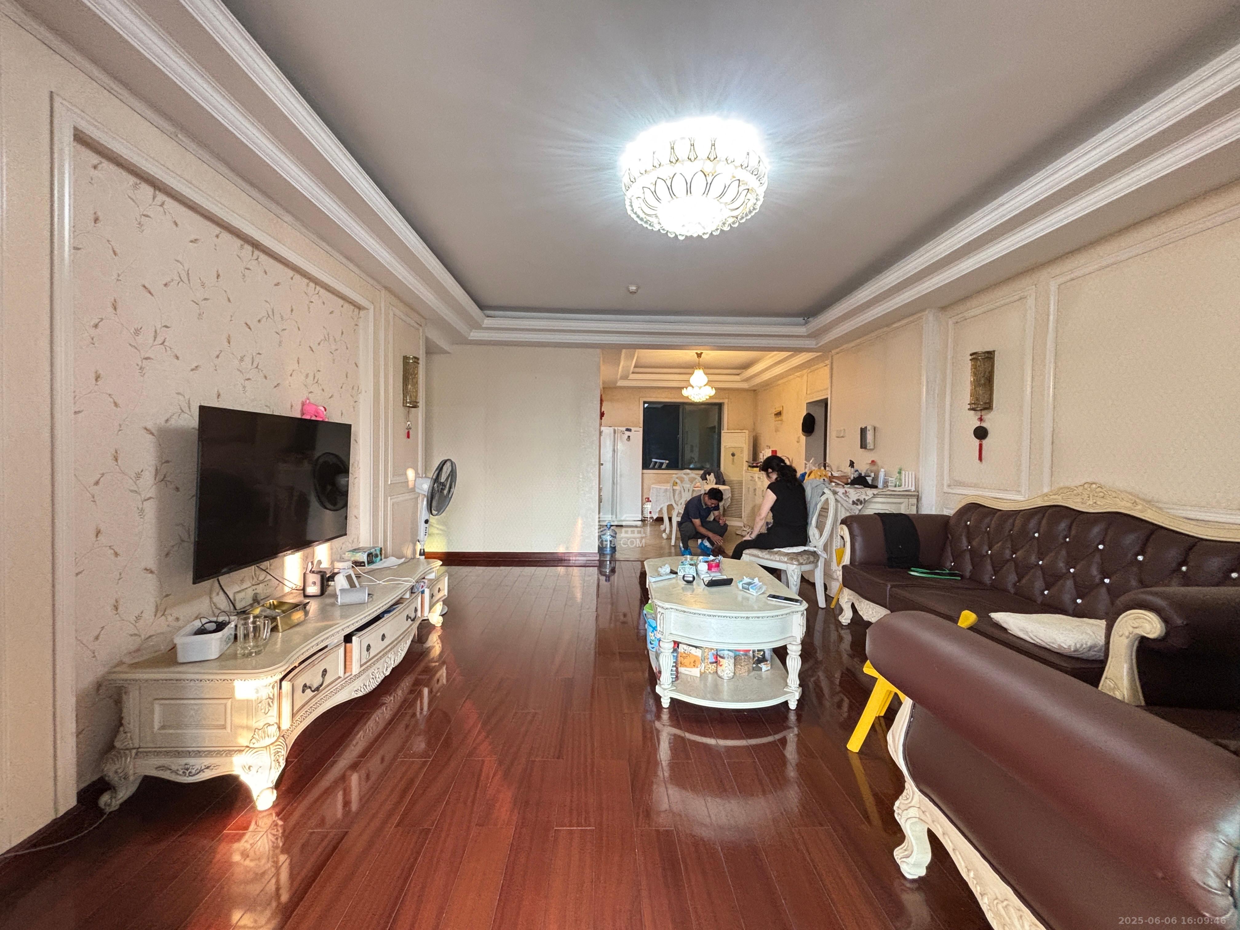 华盛新外滩  3室2厅2卫   4500.00元/月室内图