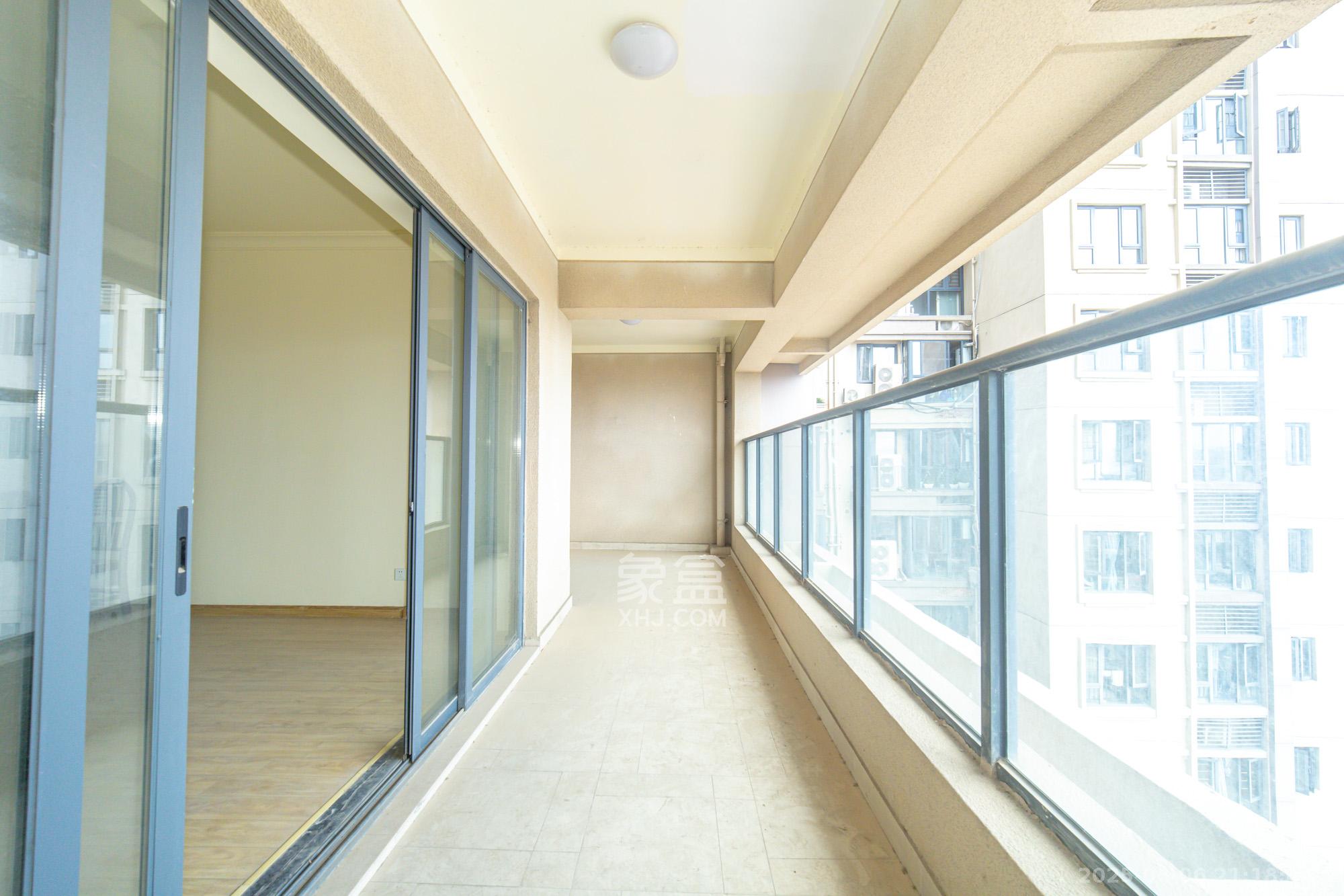 碧桂园威尼斯城 4室2厅2卫 149.88万 碧桂园威尼斯城 4室2厅2卫 149.88万阳台