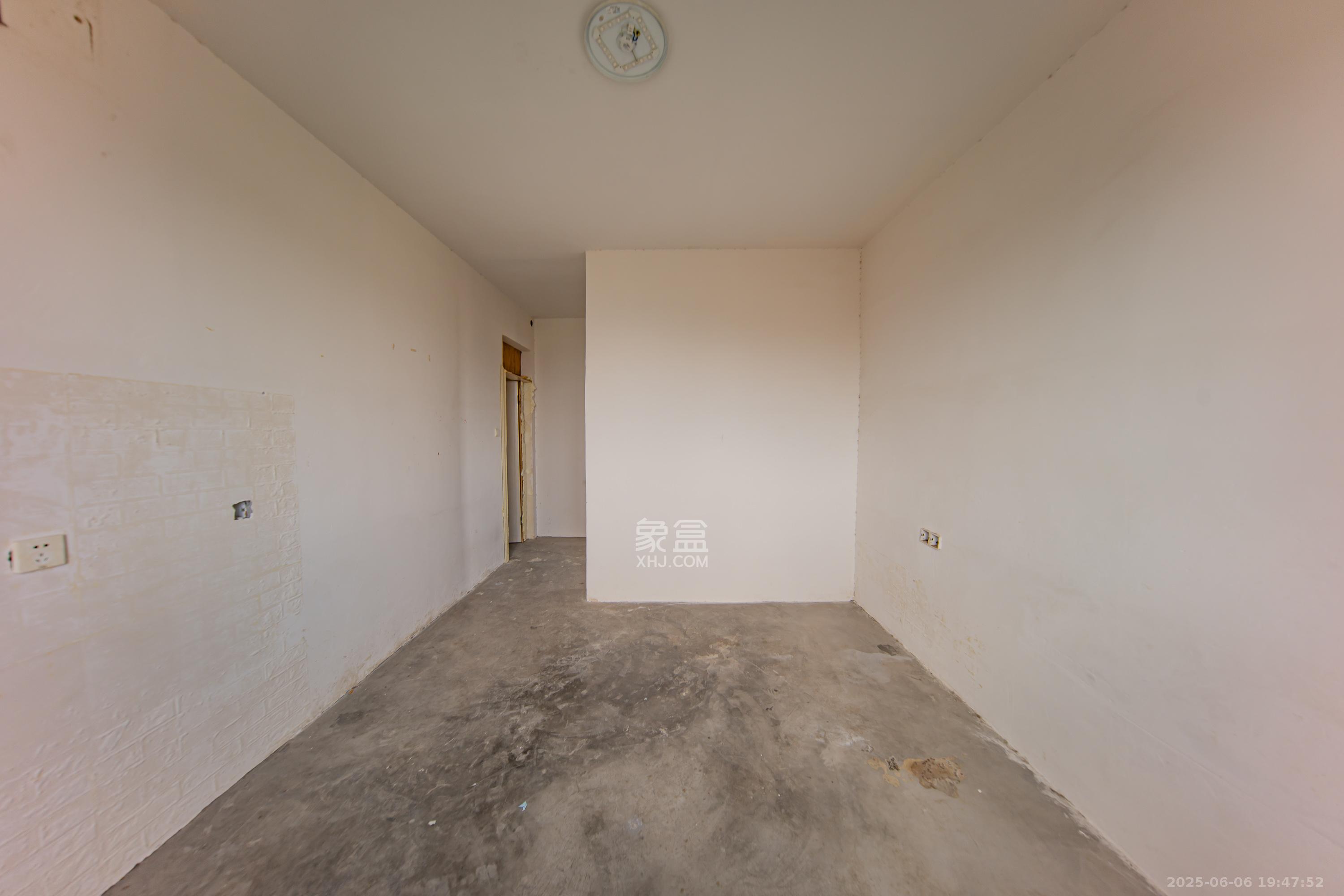 融创融公馆(融创臻苑)  4室2厅2卫    62.0万 融创融公馆(融创臻苑)  4室2厅2卫    62.0万卧室