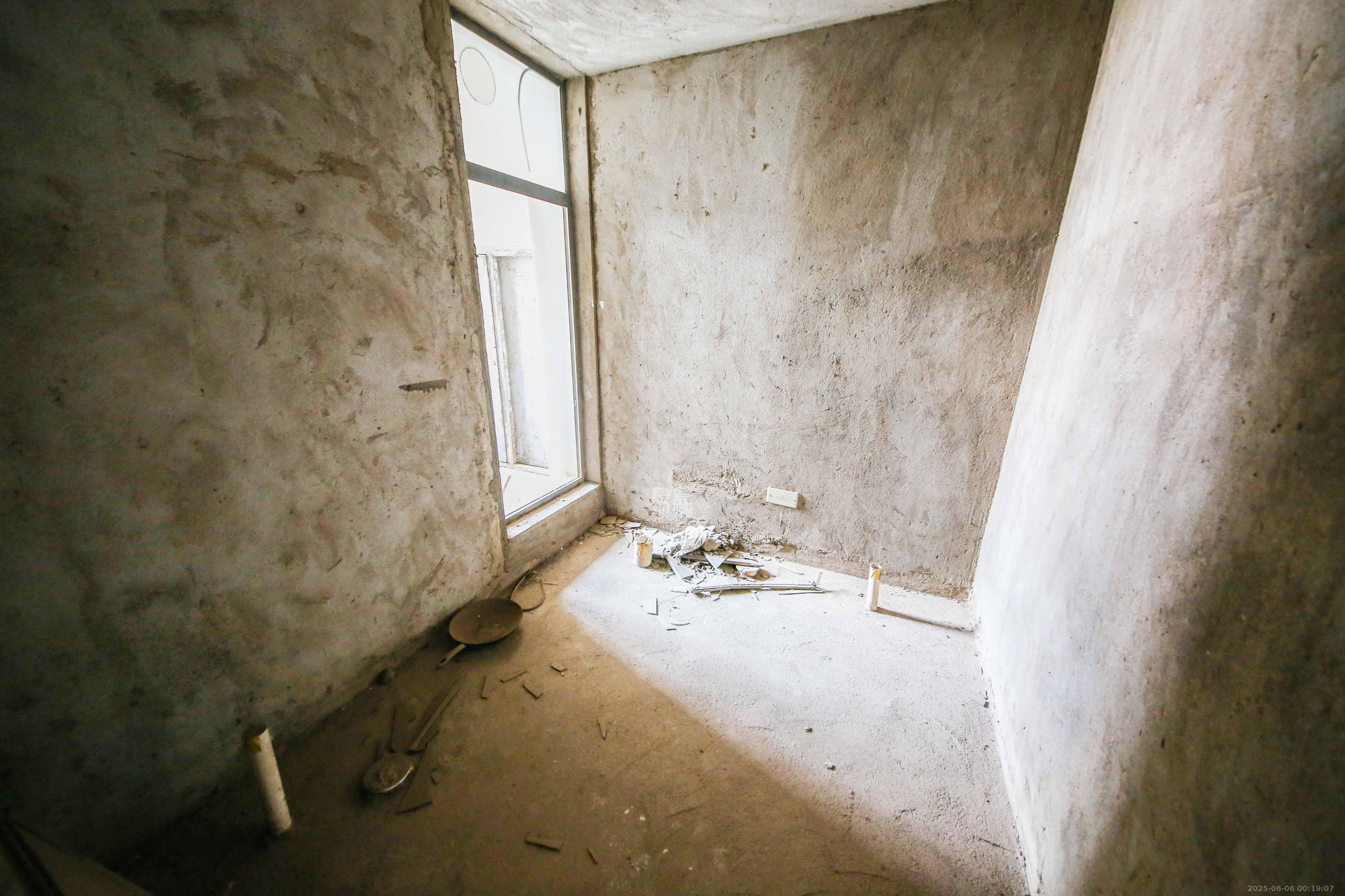 梦网景园 4室2厅2卫 169.8万 梦网景园 4室2厅2卫 169.8万卫生间