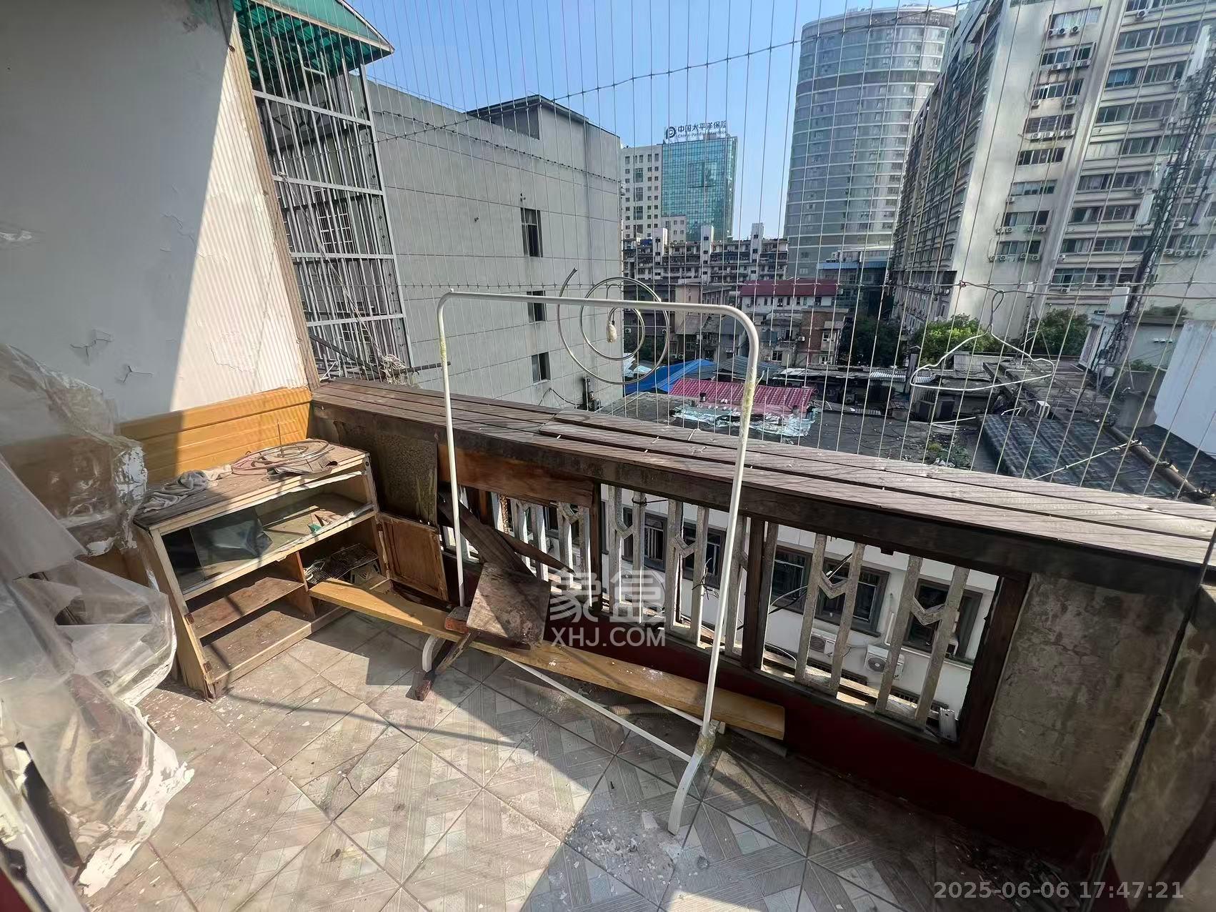 浏正街、东庆街散盘 3室1厅1卫 1900.0元/月 浏正街、东庆街散盘 3室1厅1卫 1900.0元/月室内图