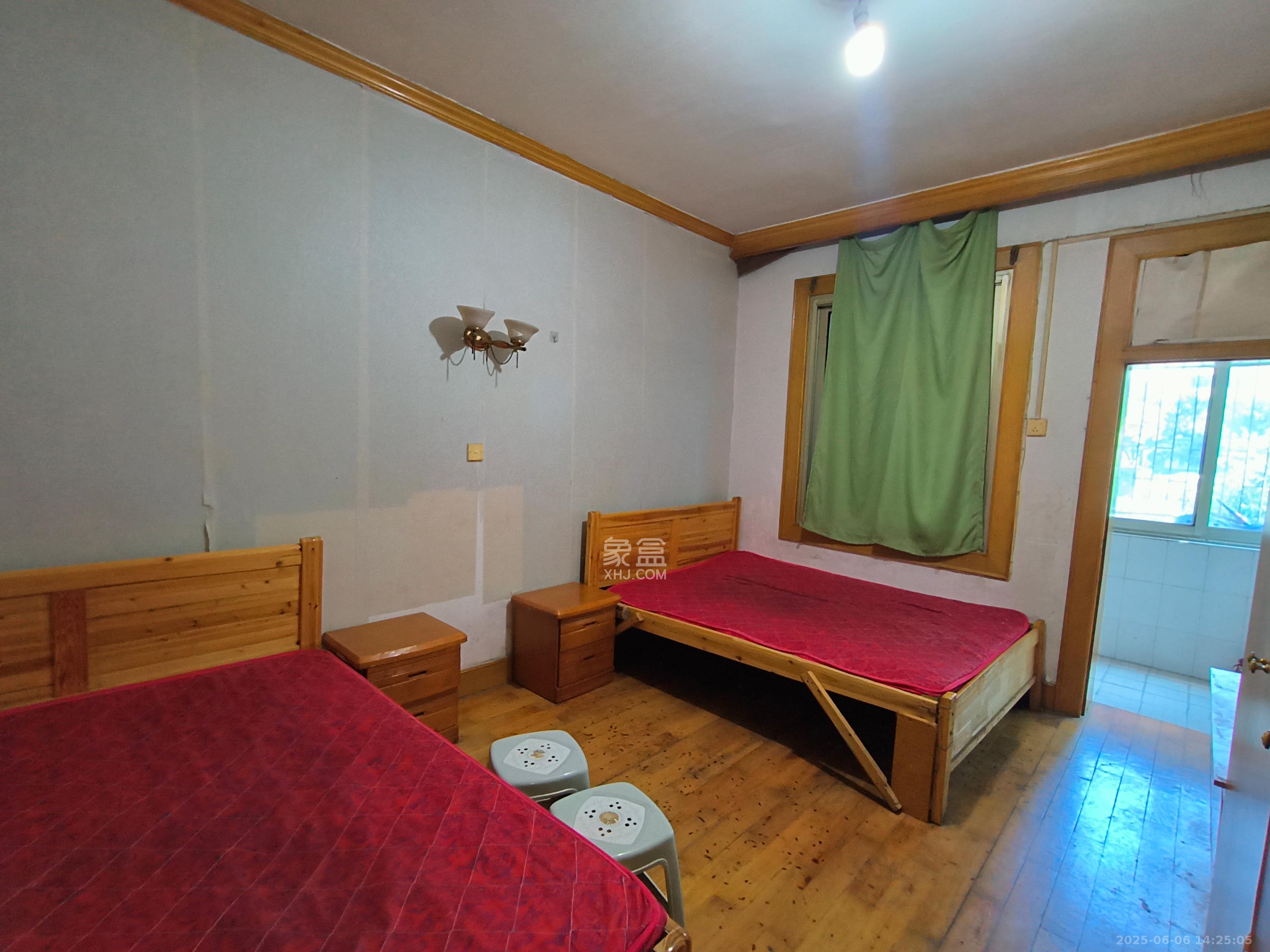 桐荫里社区 4室1厅2卫 2300.0元/月 桐荫里社区 4室1厅2卫 2300.0元/月室内图