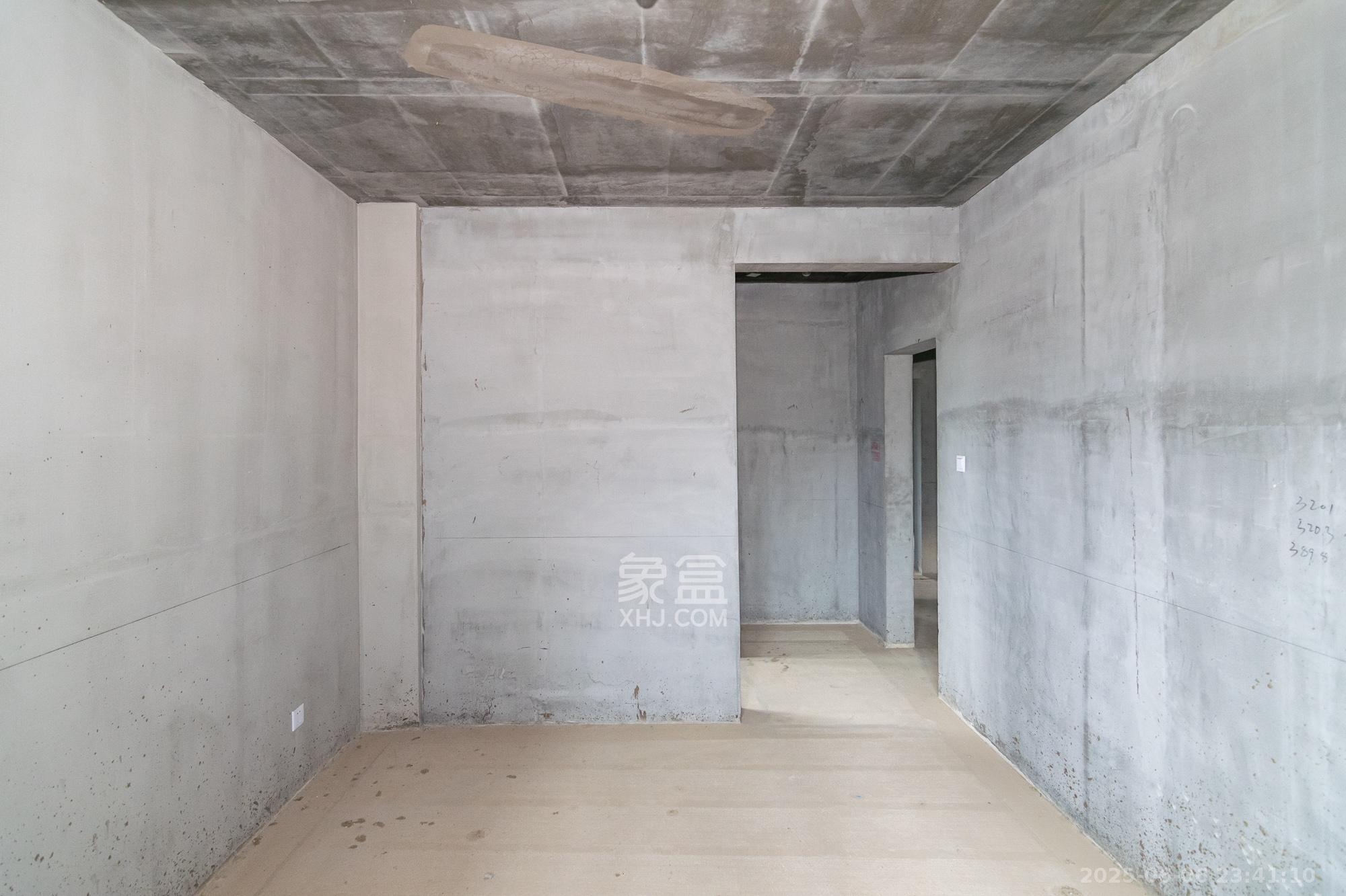 澳海澜庭 3室2厅2卫 85.0万 澳海澜庭 3室2厅2卫 85.0万卧室