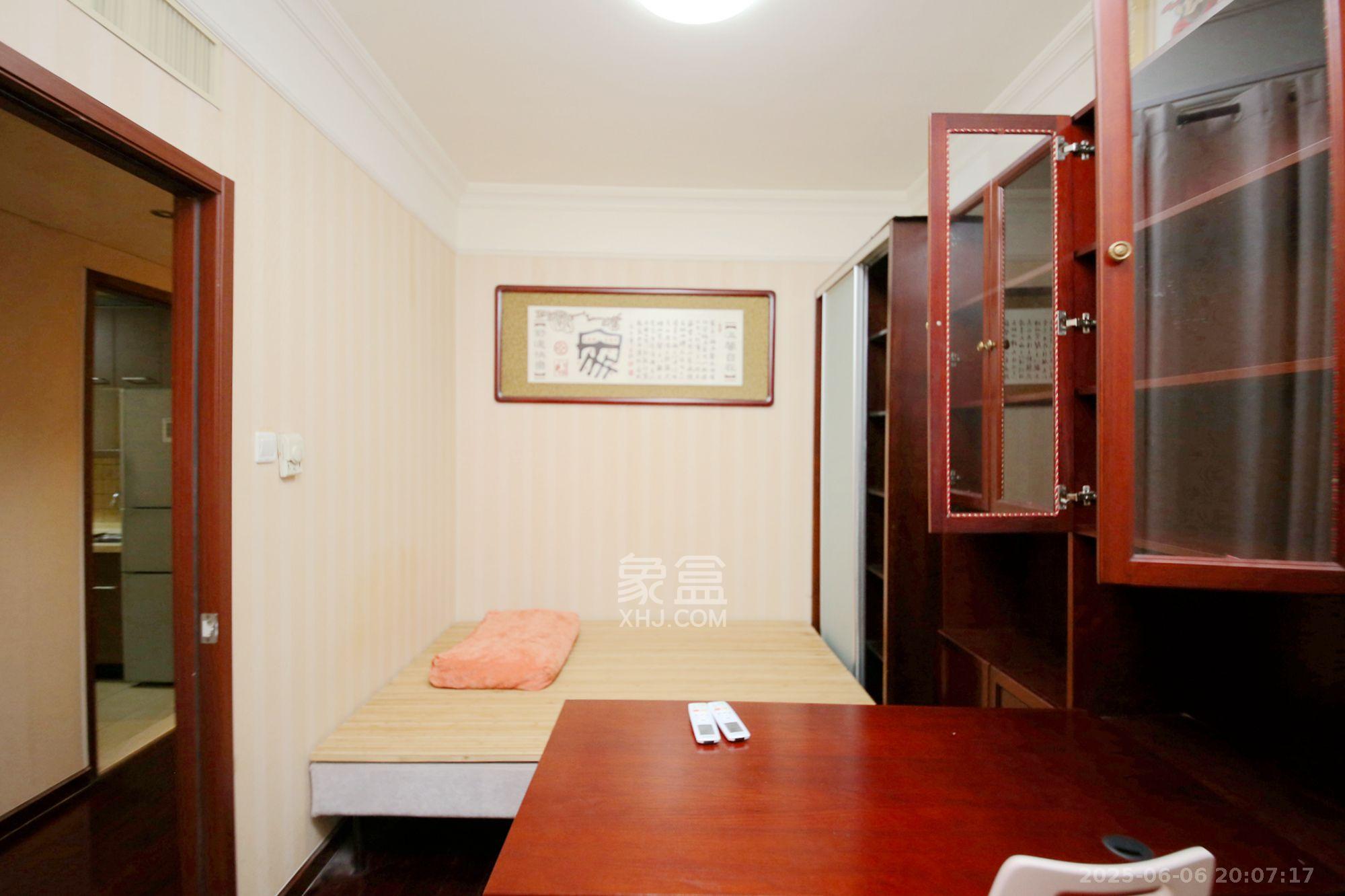 盛世美居荷园 3室2厅2卫 5000.0元/月 盛世美居荷园 3室2厅2卫 5000.0元/月室内图