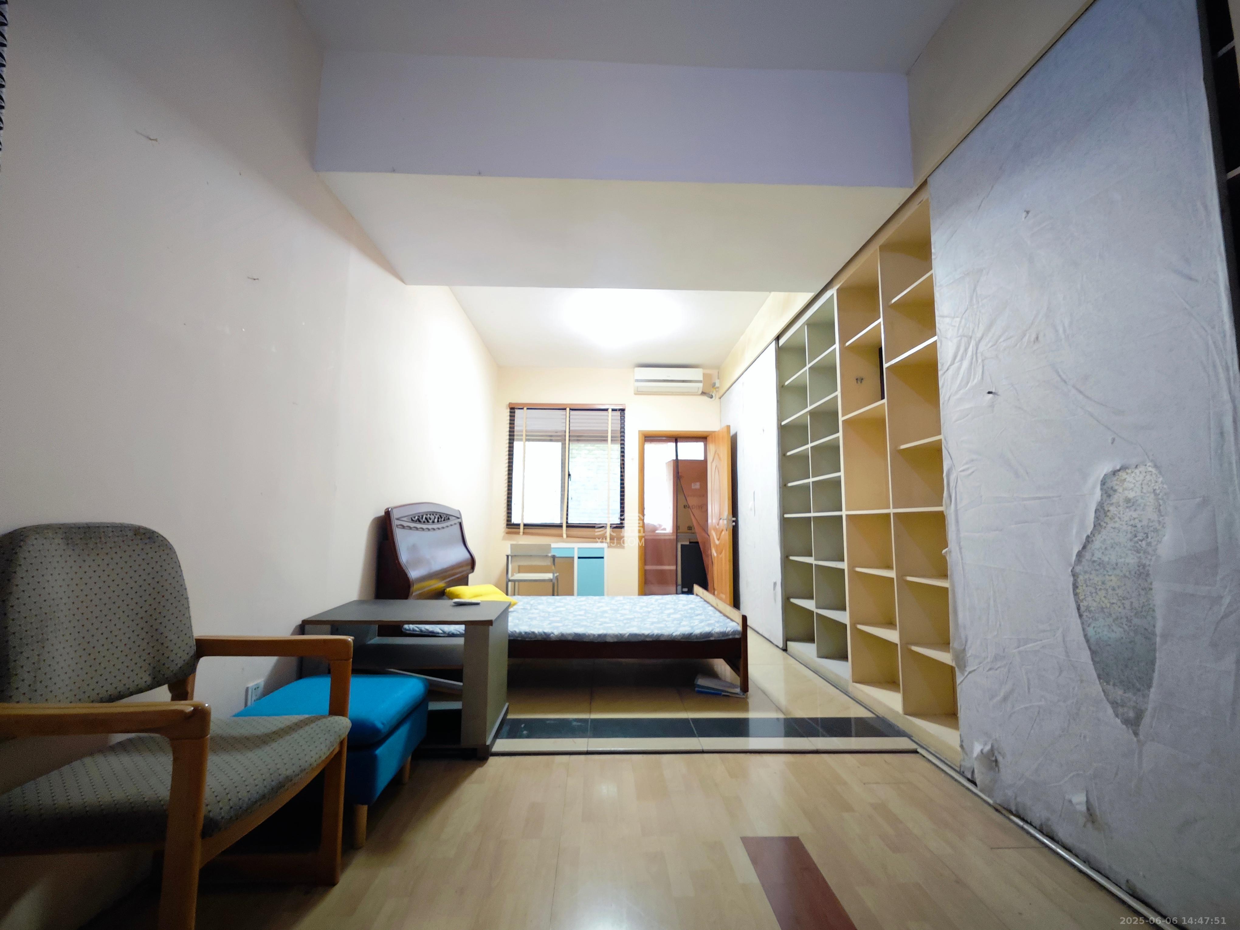 营盘东路、营盘西路散盘 2室1厅1卫 2300.0元/月 营盘东路、营盘西路散盘 2室1厅1卫 2300.0元/月室内图