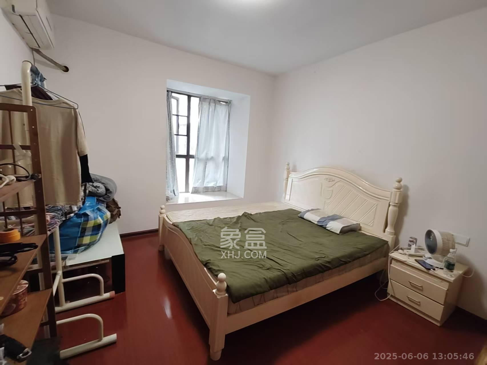 水岸世景  3室2厅2卫   2300.00元/月室内图