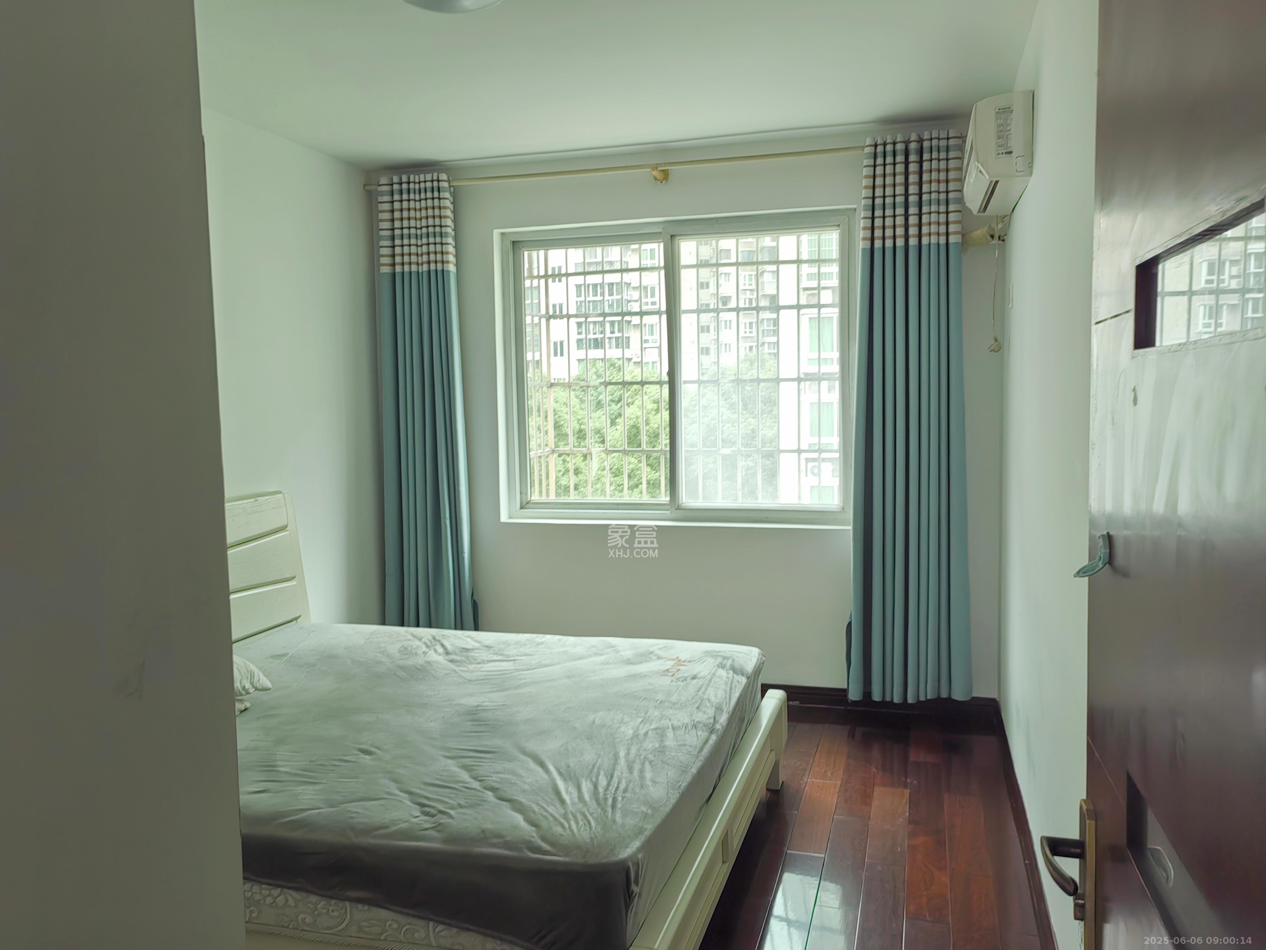 恩瑞麓山名园(龙王港小区) 3室2厅1卫 2500.0元/月 恩瑞麓山名园(龙王港小区) 3室2厅1卫 2500.0元/月室内图