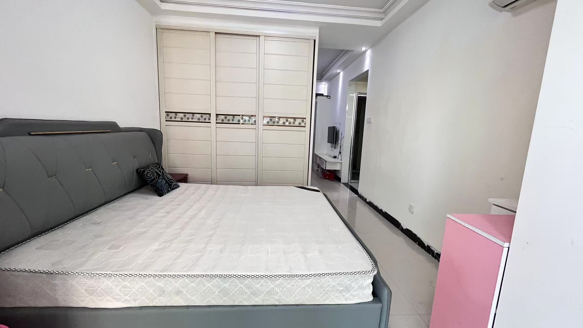 鹏利广场 1室1厅1卫 1200.0元/月 鹏利广场 1室1厅1卫 1200.0元/月室内图