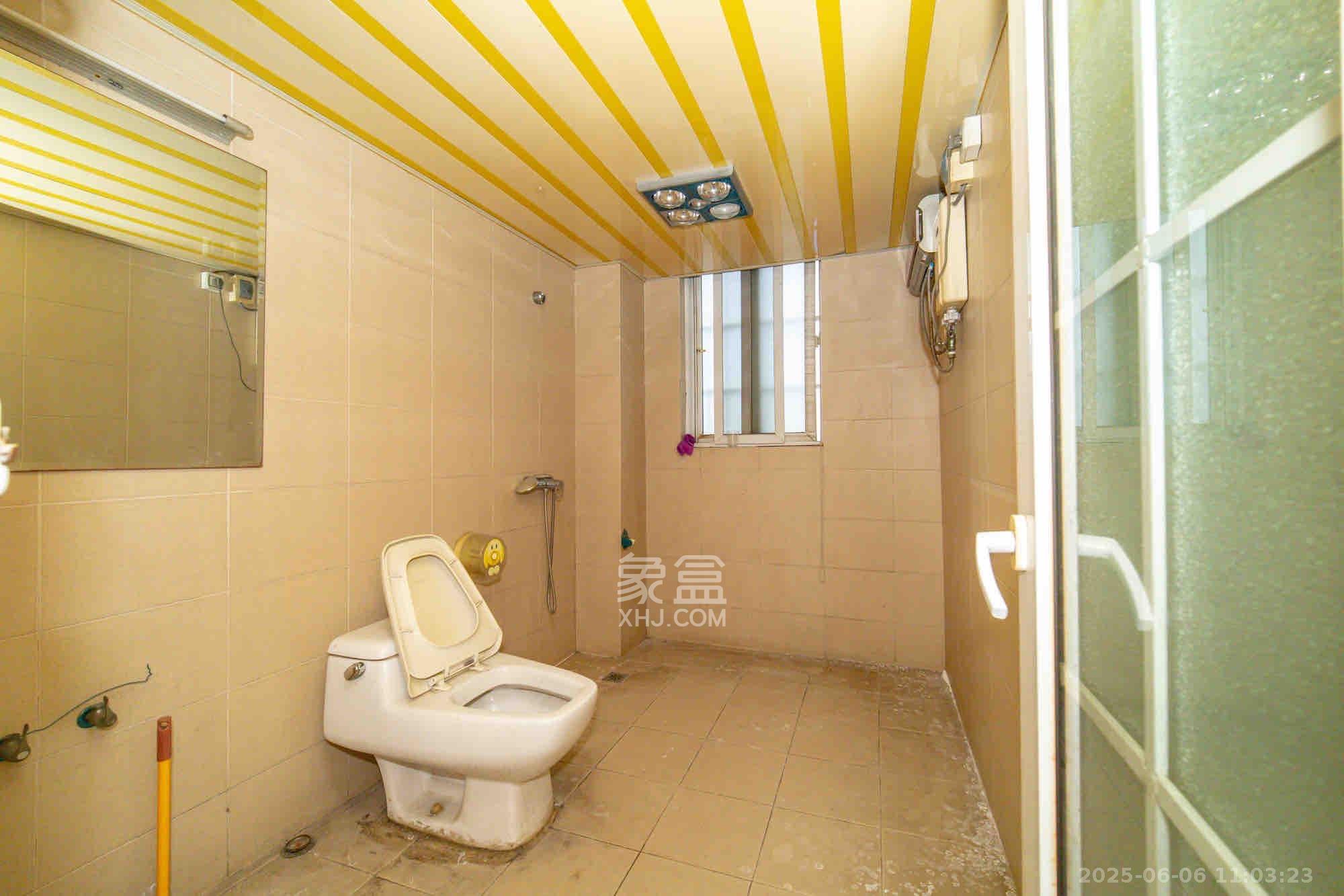 晶华美地  5室2厅4卫   3200.00元/月室内图