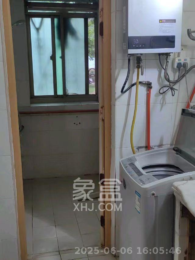 新华园  5室2厅1卫   2200.00元/月室内图