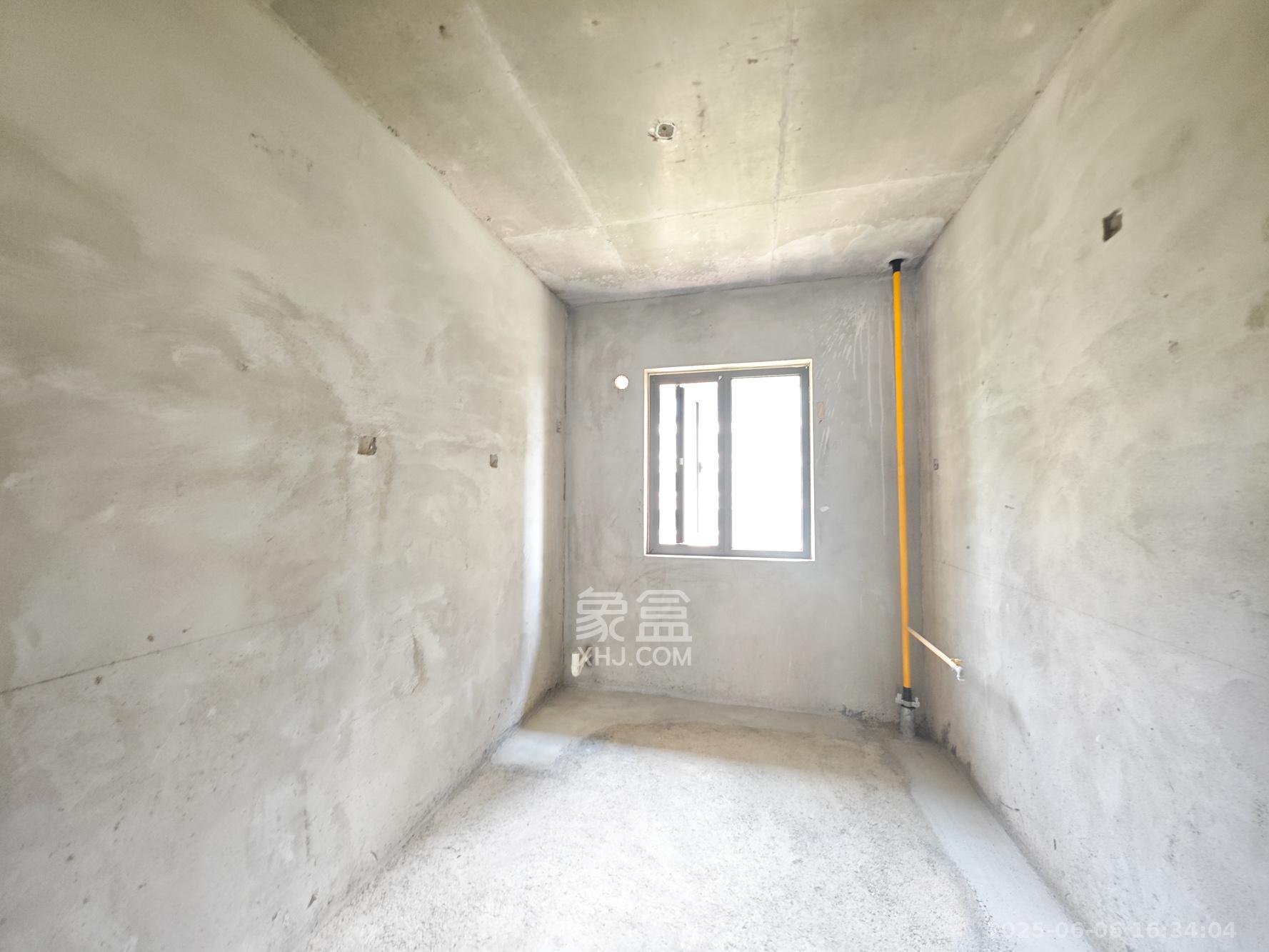 远洋红星天铂一期  4室2厅2卫    158.0万 远洋红星天铂一期  4室2厅2卫    158.0万其他