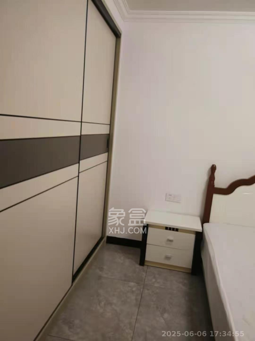 天鸿小区  2室1厅1卫   1900.00元/月室内图