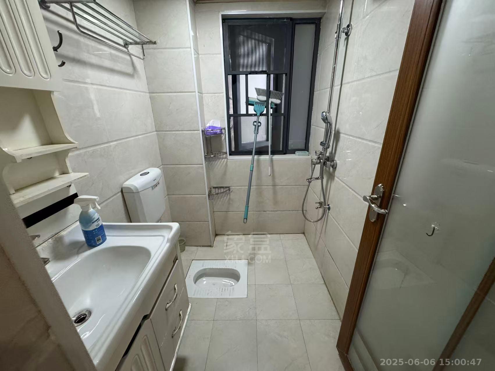 庐山春天 3室2厅1卫 2500.0元/月 庐山春天 3室2厅1卫 2500.0元/月室内图