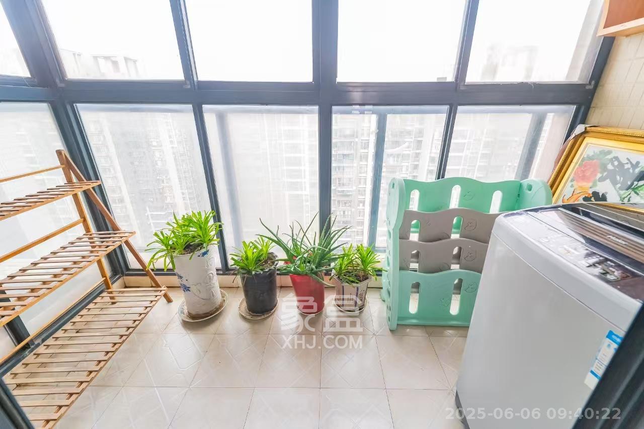 蓝山郡  3室2厅1卫    2000.0元/月室内图