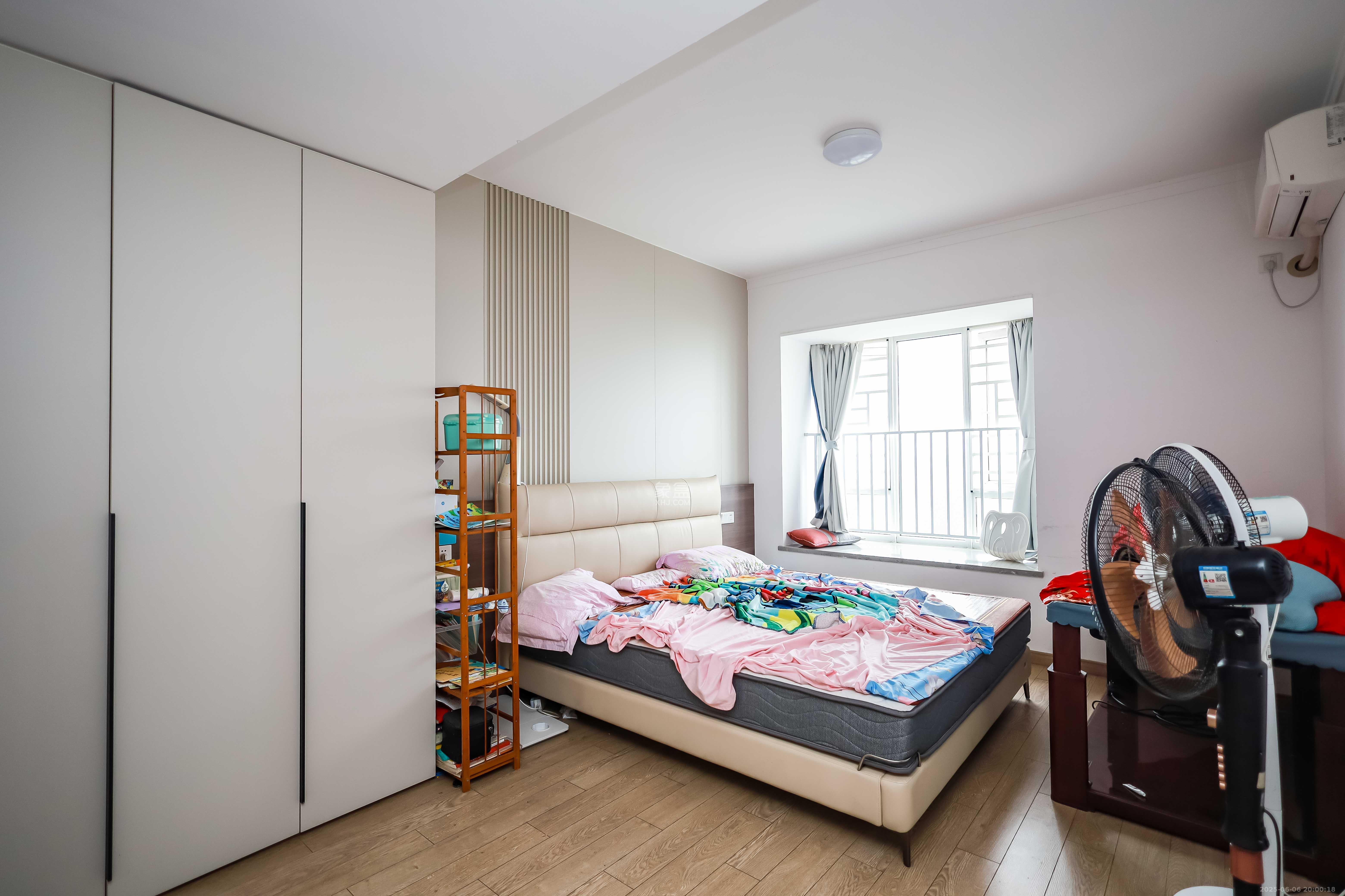 金地中交麓谷香颂(金地中交雅苑) 4室2厅2卫 136.8万 金地中交麓谷香颂(金地中交雅苑) 4室2厅2卫 136.8万卧室