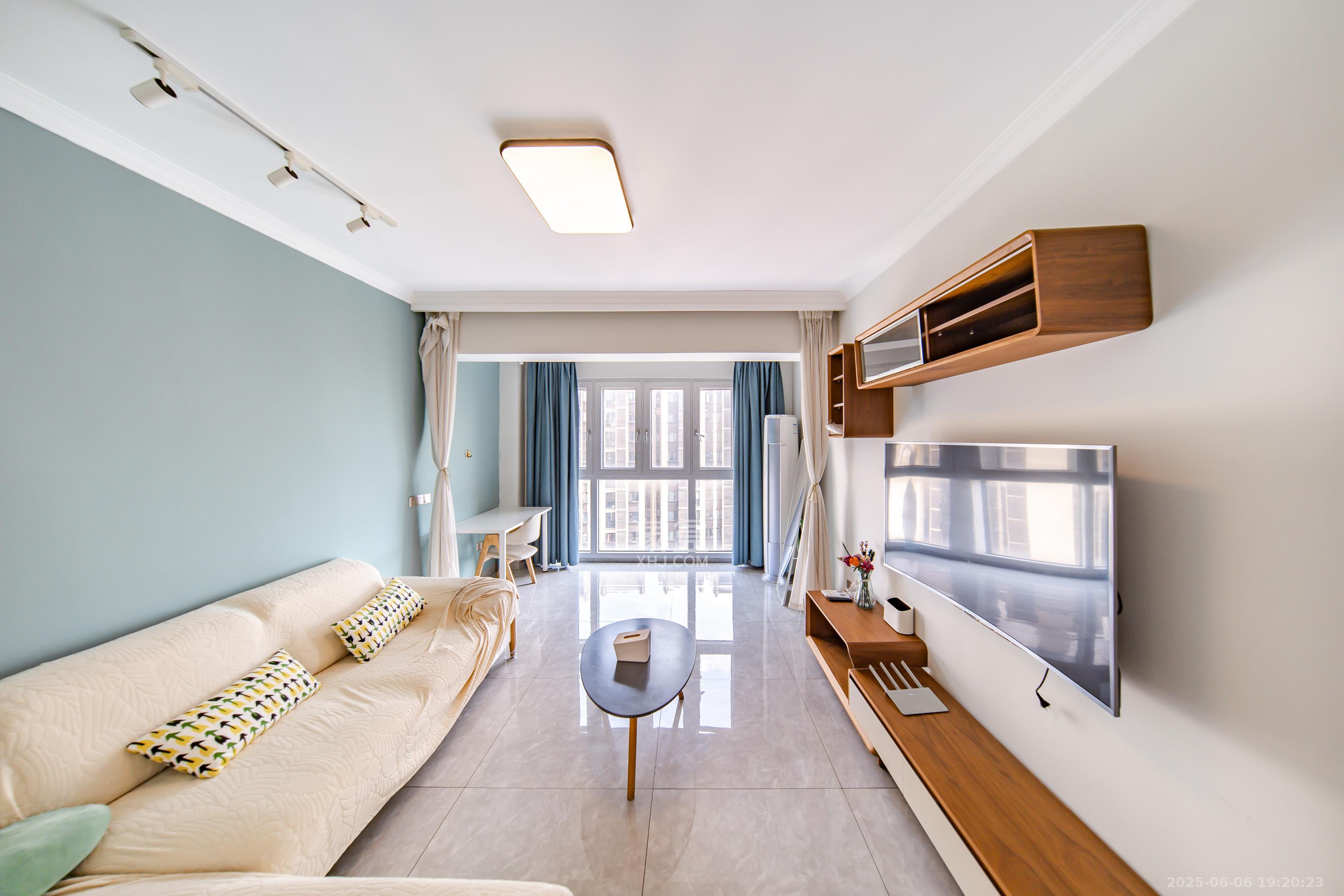 梅溪鑫苑名家 3室2厅1卫 90.0万 梅溪鑫苑名家 3室2厅1卫 90.0万客厅